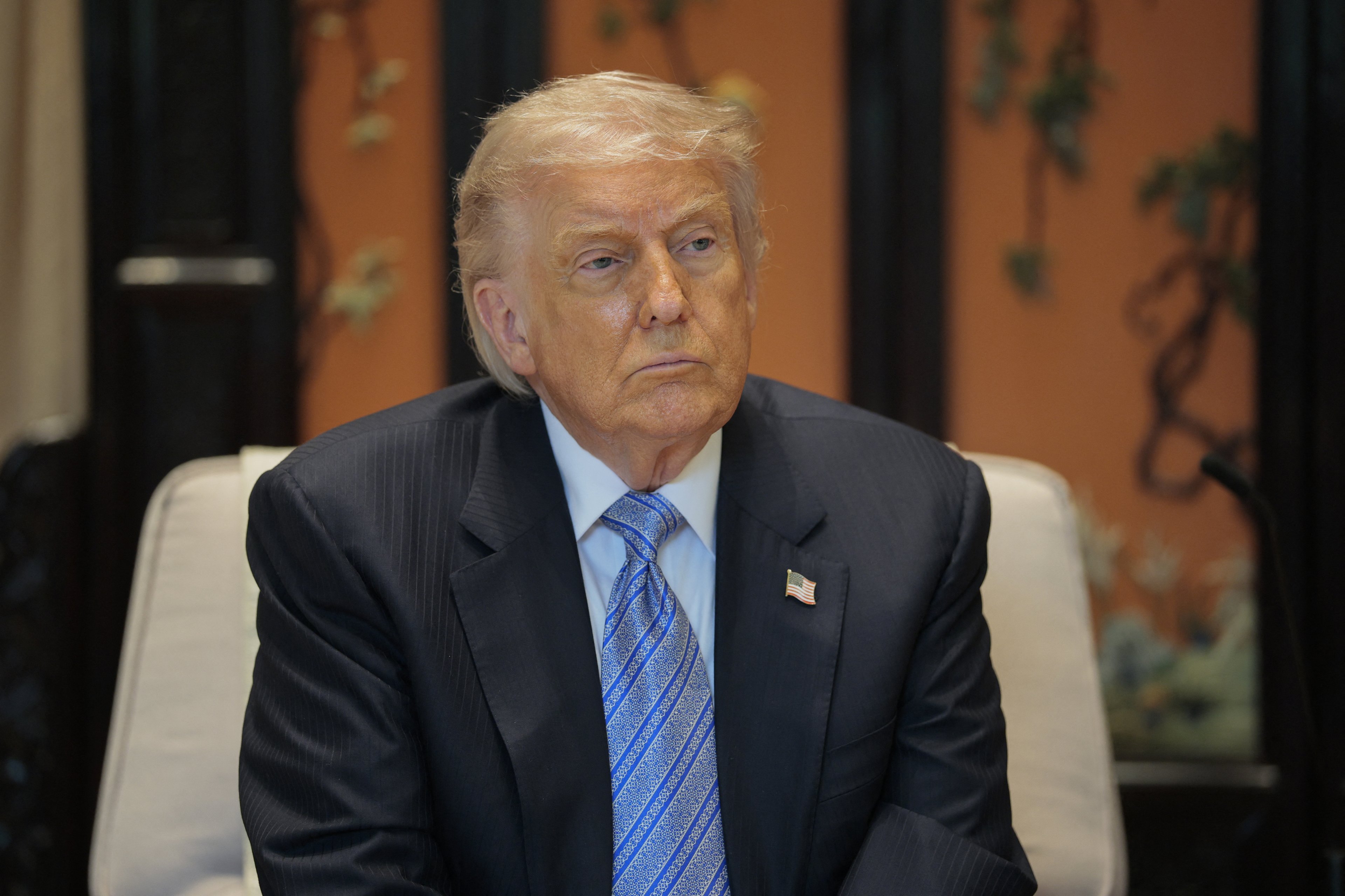 O que explica Trump adiar ordem executiva sobre escrutínio de novas IAs pelo governo