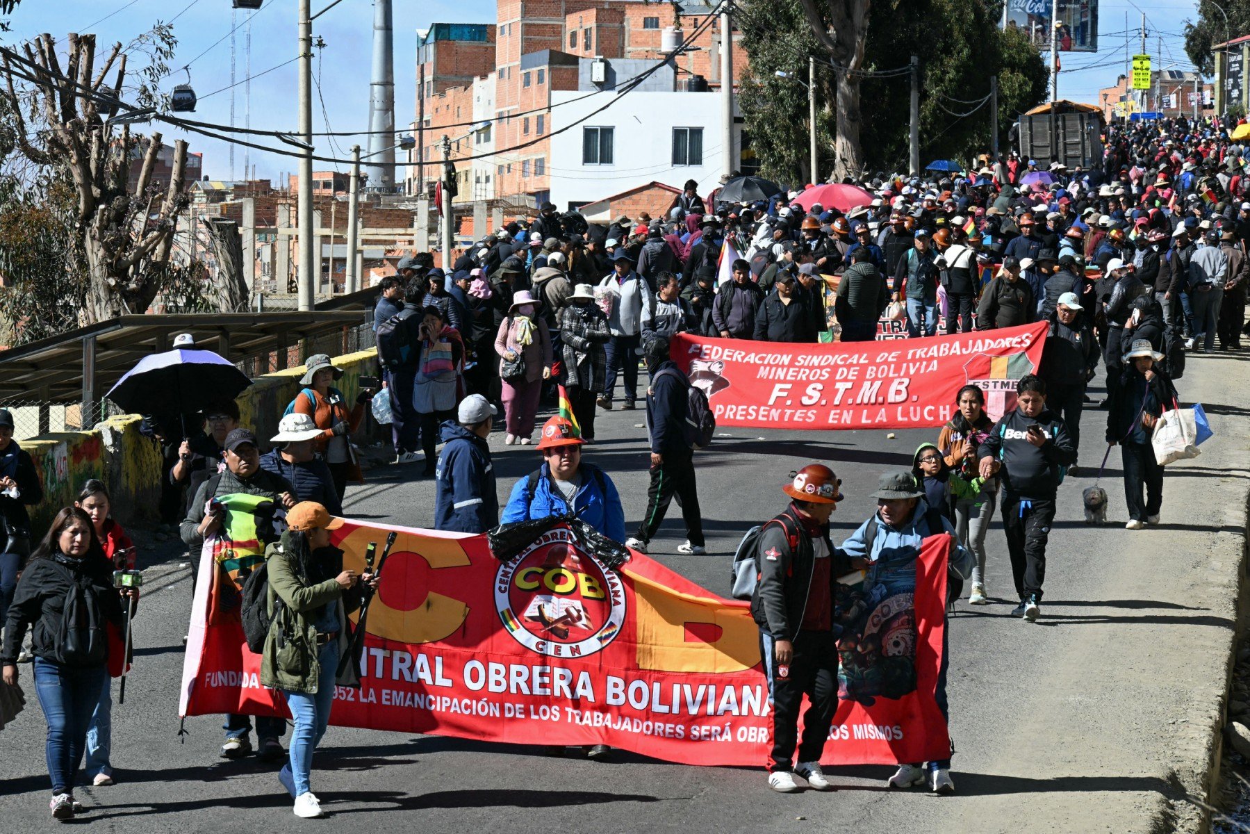 Bolívia enfrenta onda de protestos pedindo resignação de Rodrigo Paz