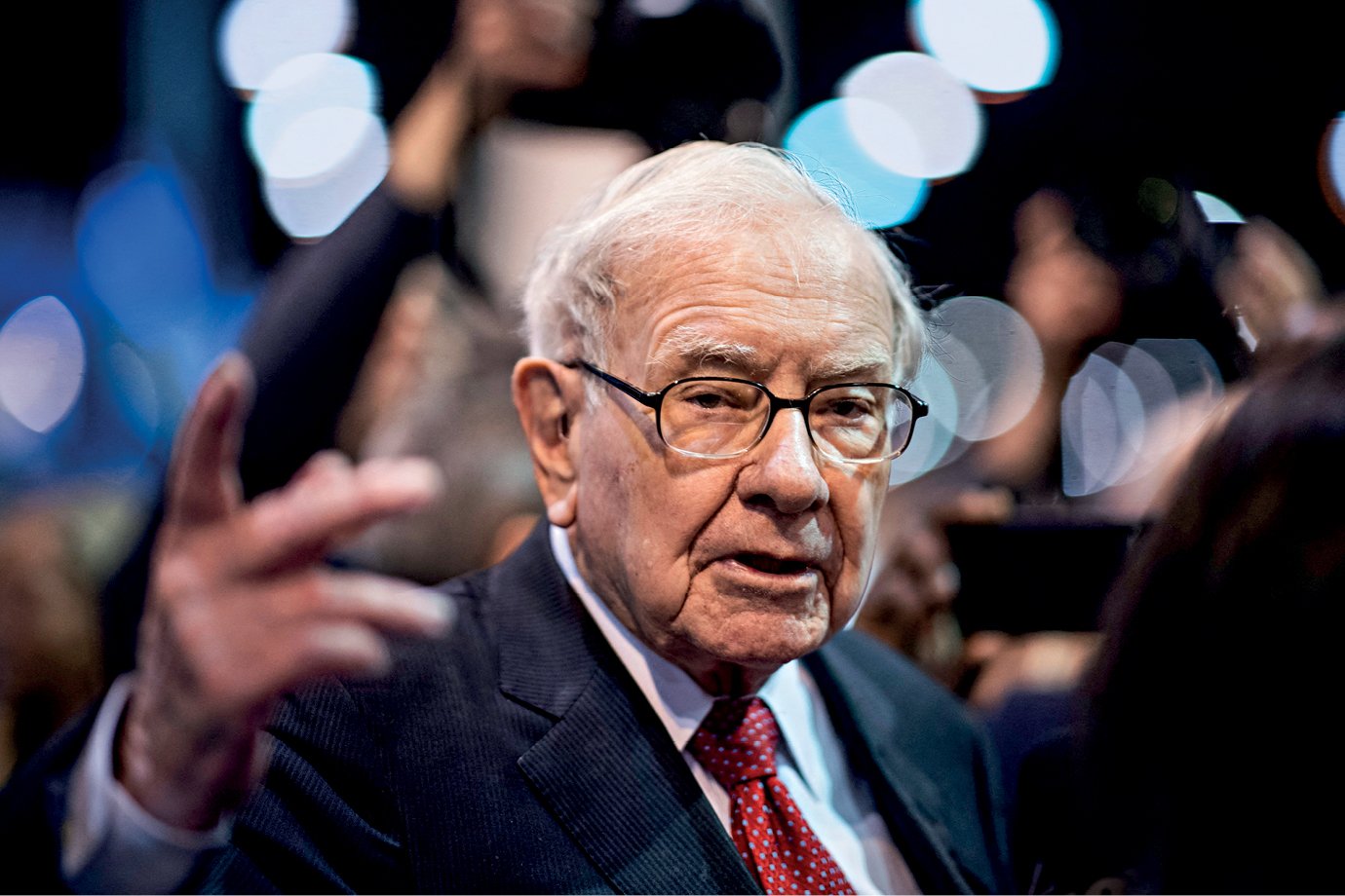 Warren Buffett revela o erro oculto que faz profissionais brilhantes desperdiçarem seu