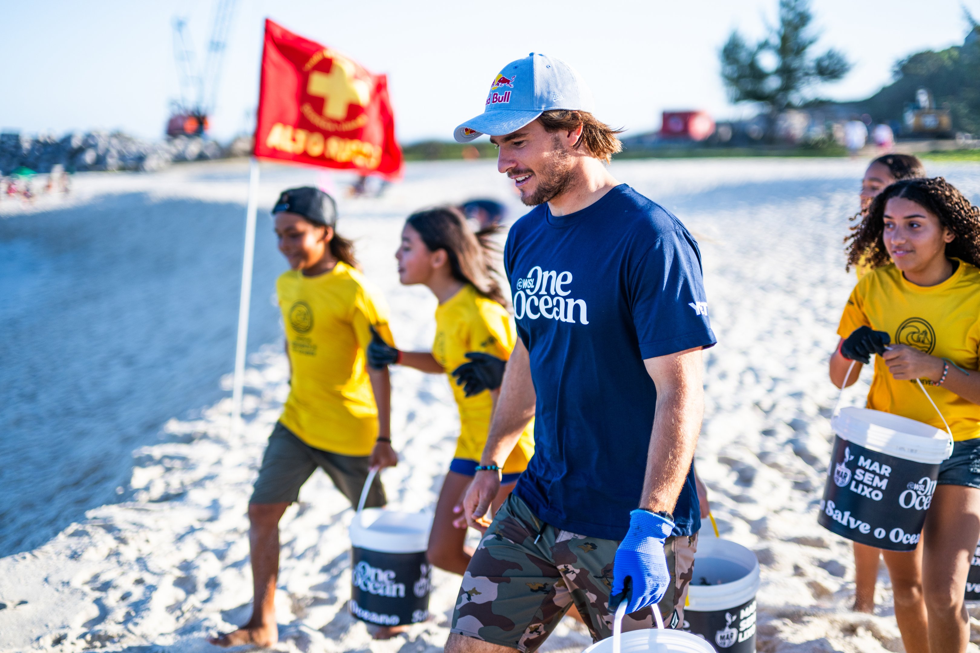 Campeonato de Surf en Brasil recolecta 3 toneladas de residuos