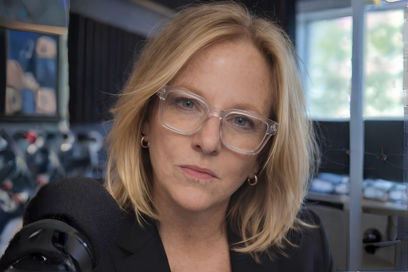 Demitida aos 55, ela criou uma empresa de IA em 24 horas