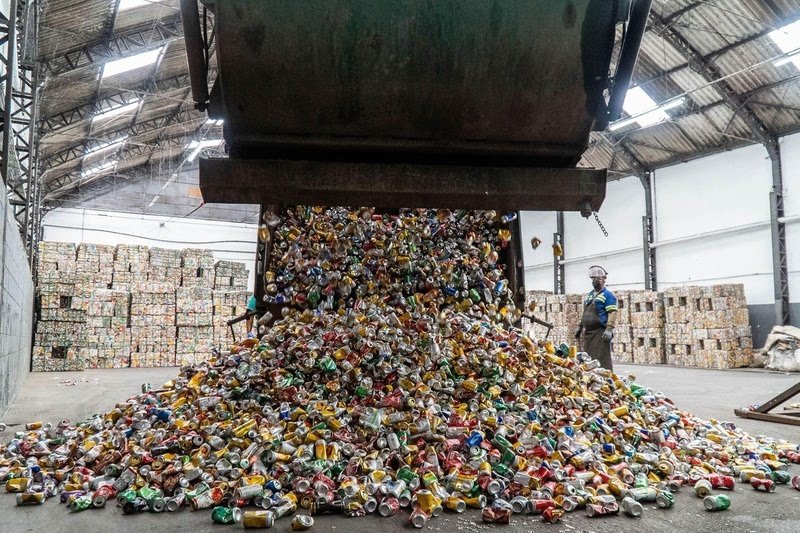 Empresa recicla 550 toneladas de latas coletadas em grandes eventos
