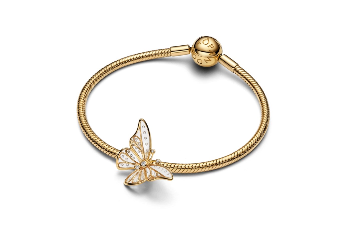 Pandora - Charm Borboleta Dourada, revestido a ouro - R$ 889, disponível em pandorajoias.com.br
