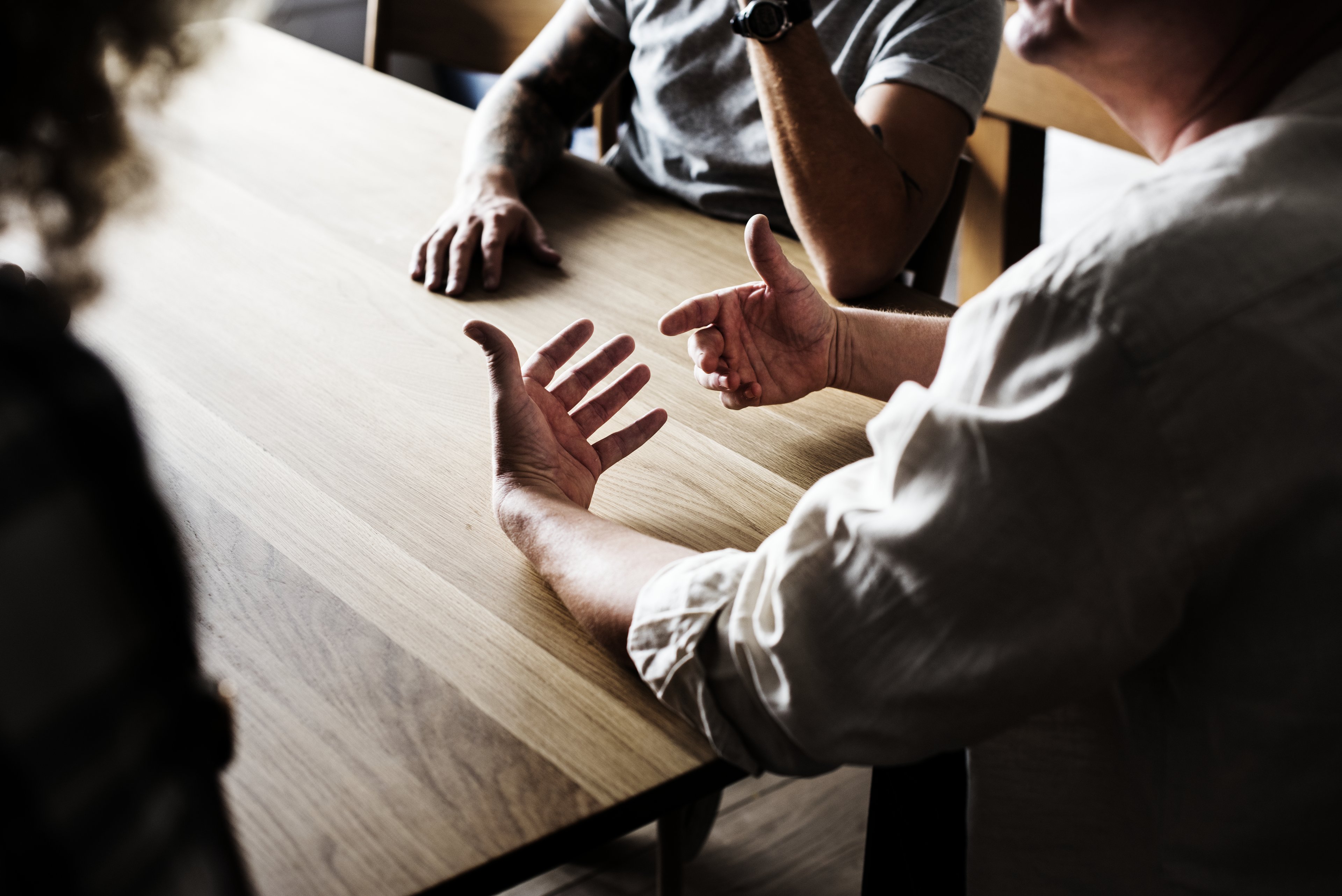 Como conversas difíceis viraram vantagem para profissionais influentes