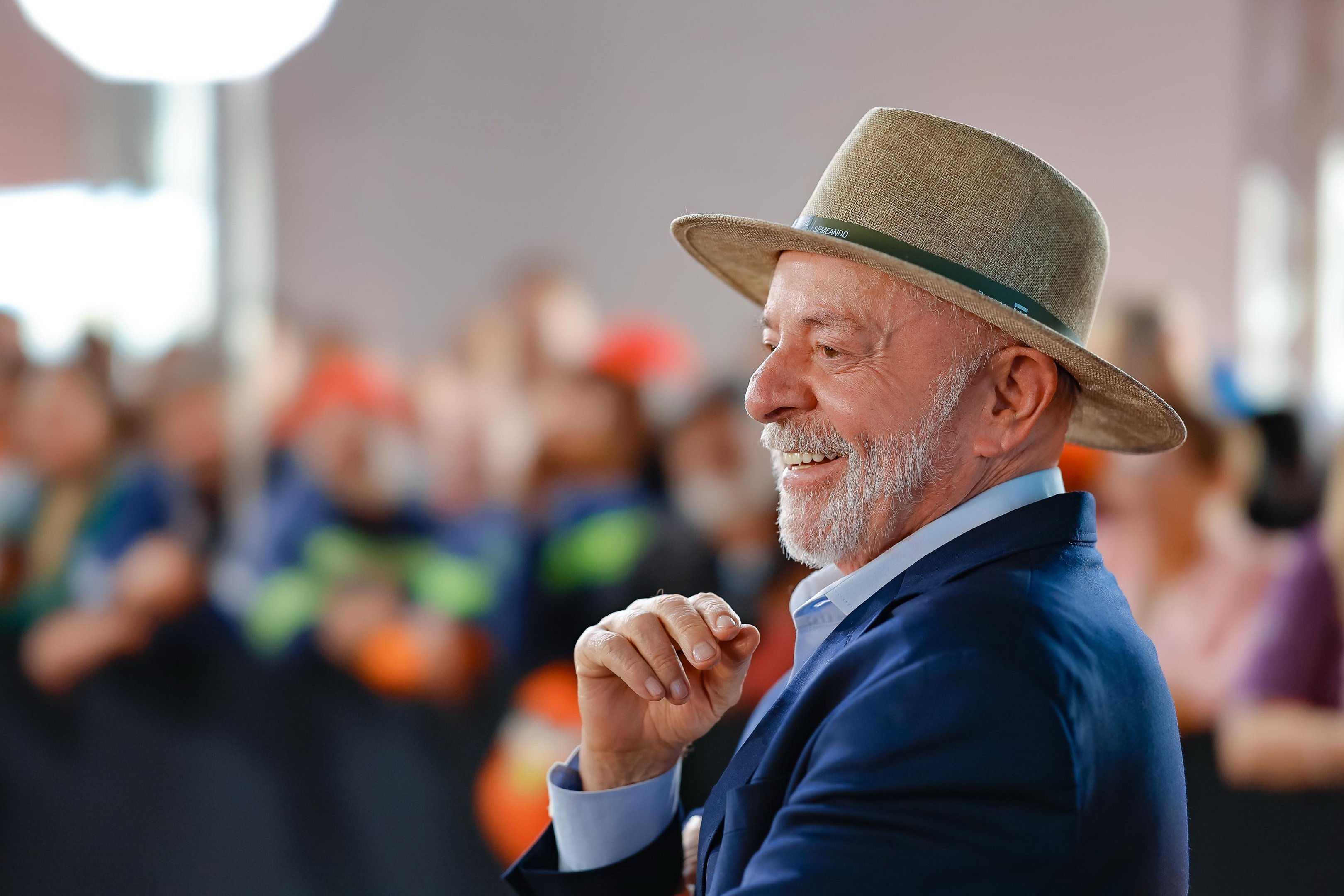 Real Time Big Data: Lula tem 60% e Flávio Bolsonaro tem 21% em 1º turno no CE