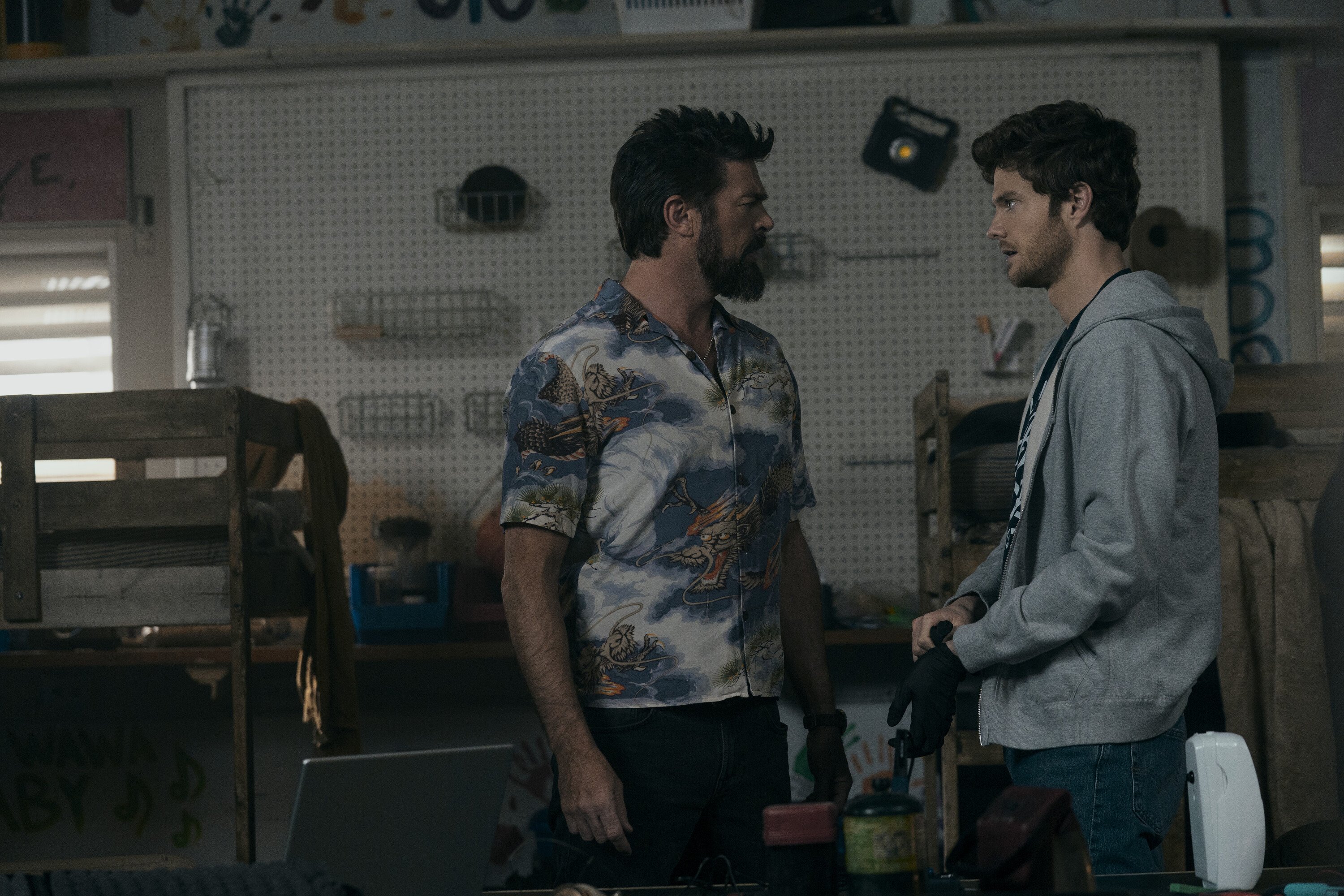 Karl Urban (Billy Butcher), Jack Quaid (Hughie Campbell)
