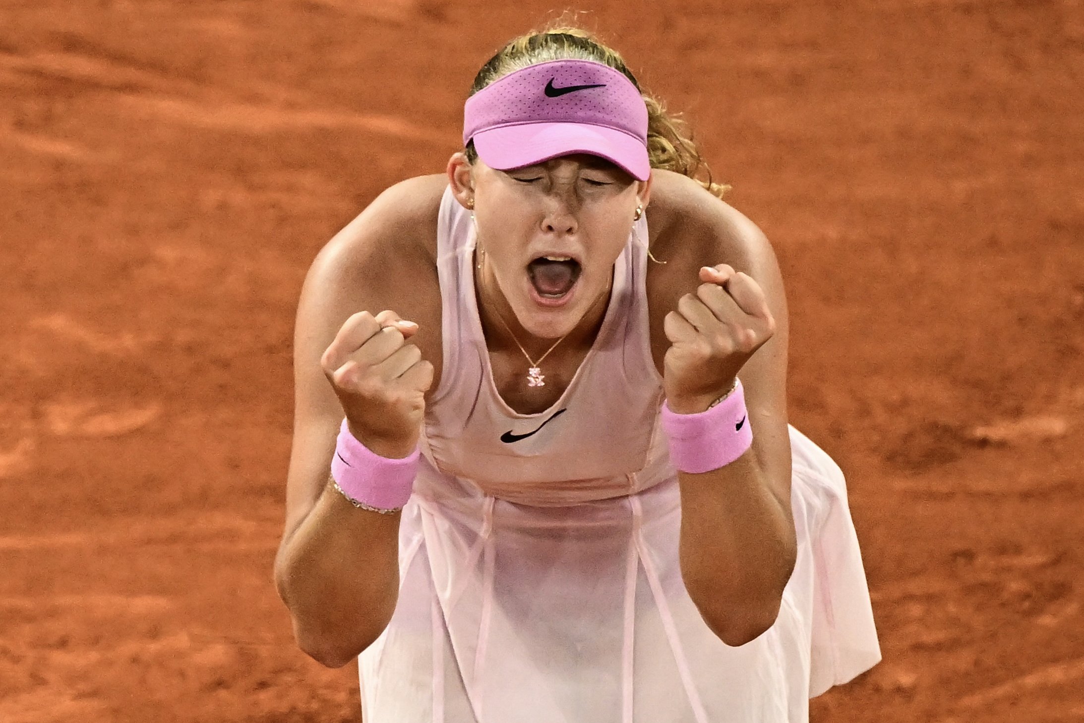 Mirra Andreeva vence Marta Kostyuk e avança para a final inédita de Roland Garros