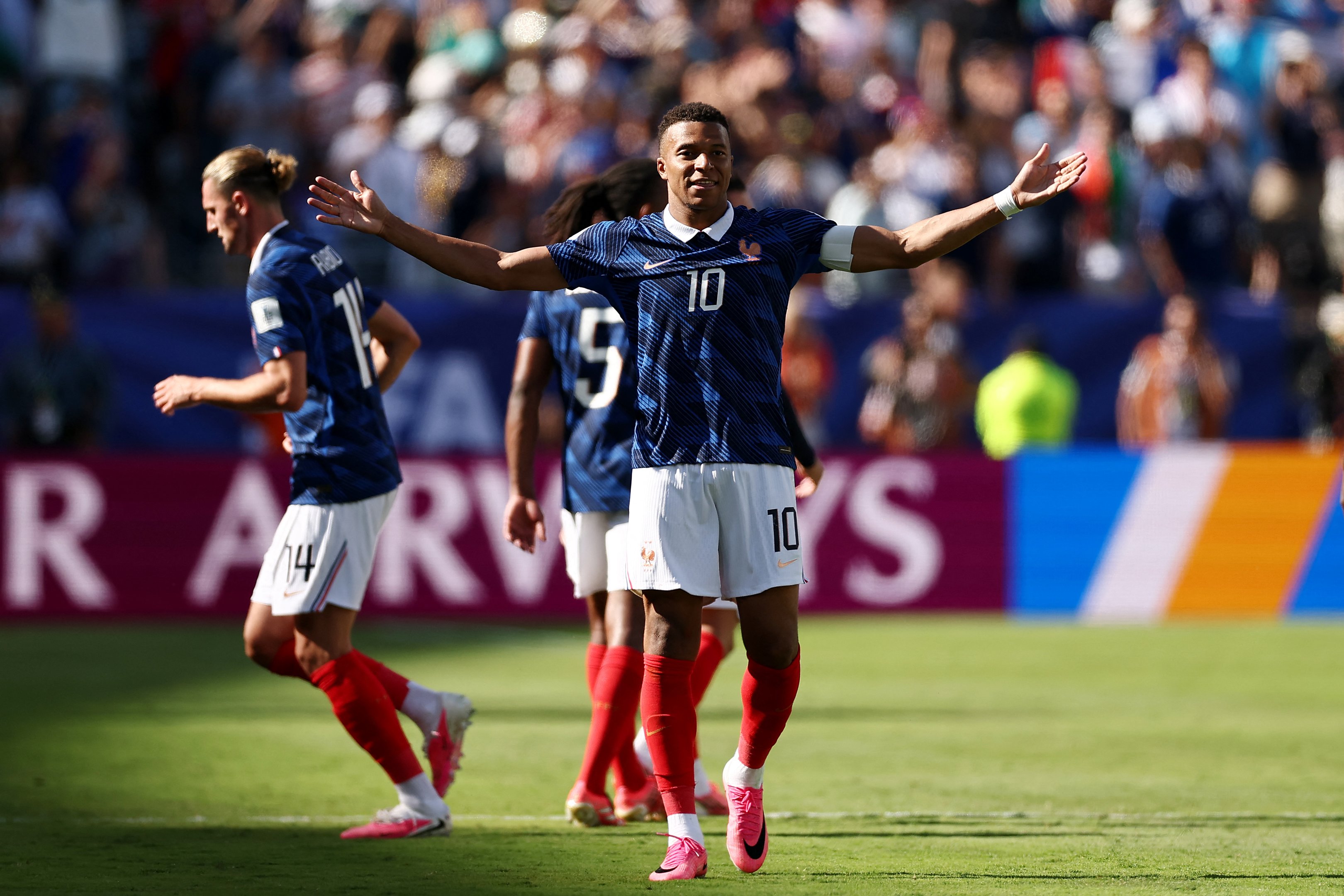 Mbappé faz dois, passa Pelé e Messi, e está perto de ser artilheiro histórico das Copas