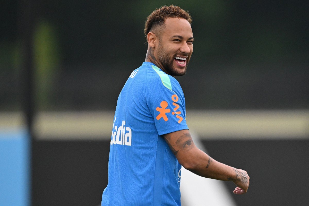 Entenda o que é um falso 9, função que Ancelotti deverá utilizar com Neymar em seu retorno