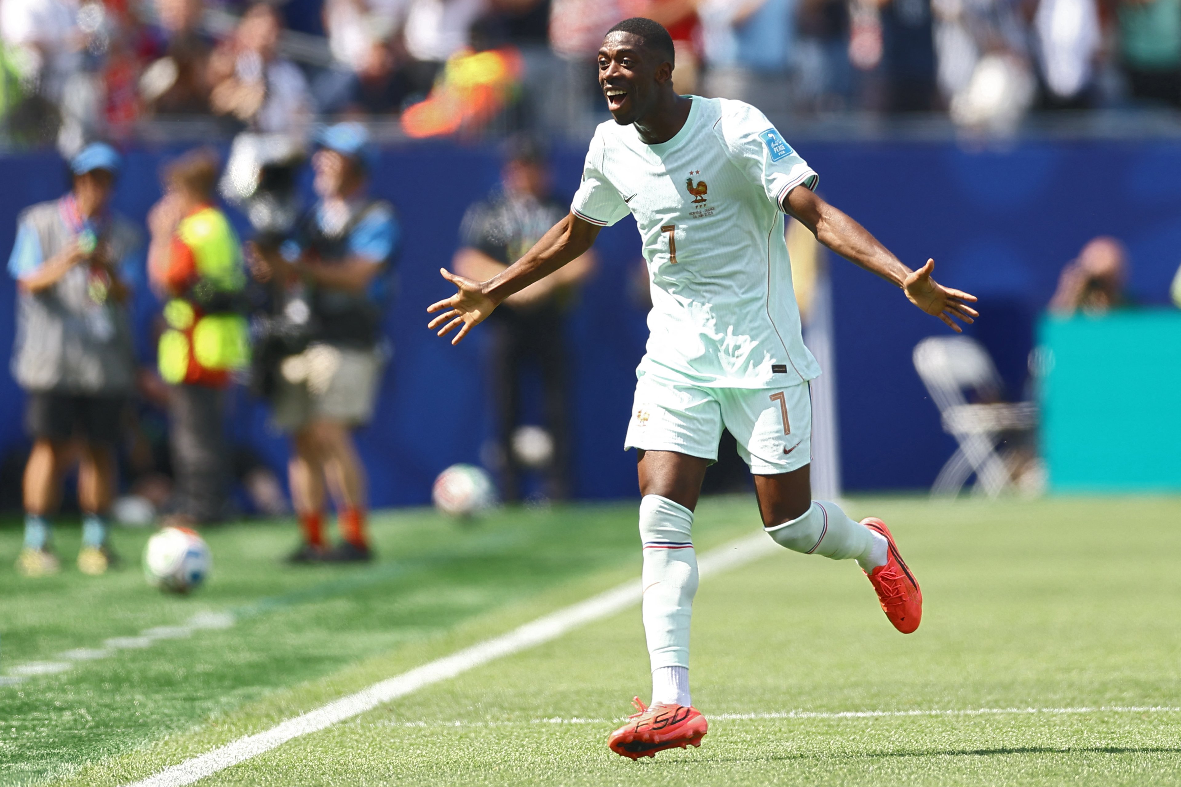 Quem é Dembélé, que marcou três gols antes do intervalo no jogo França e Noruega