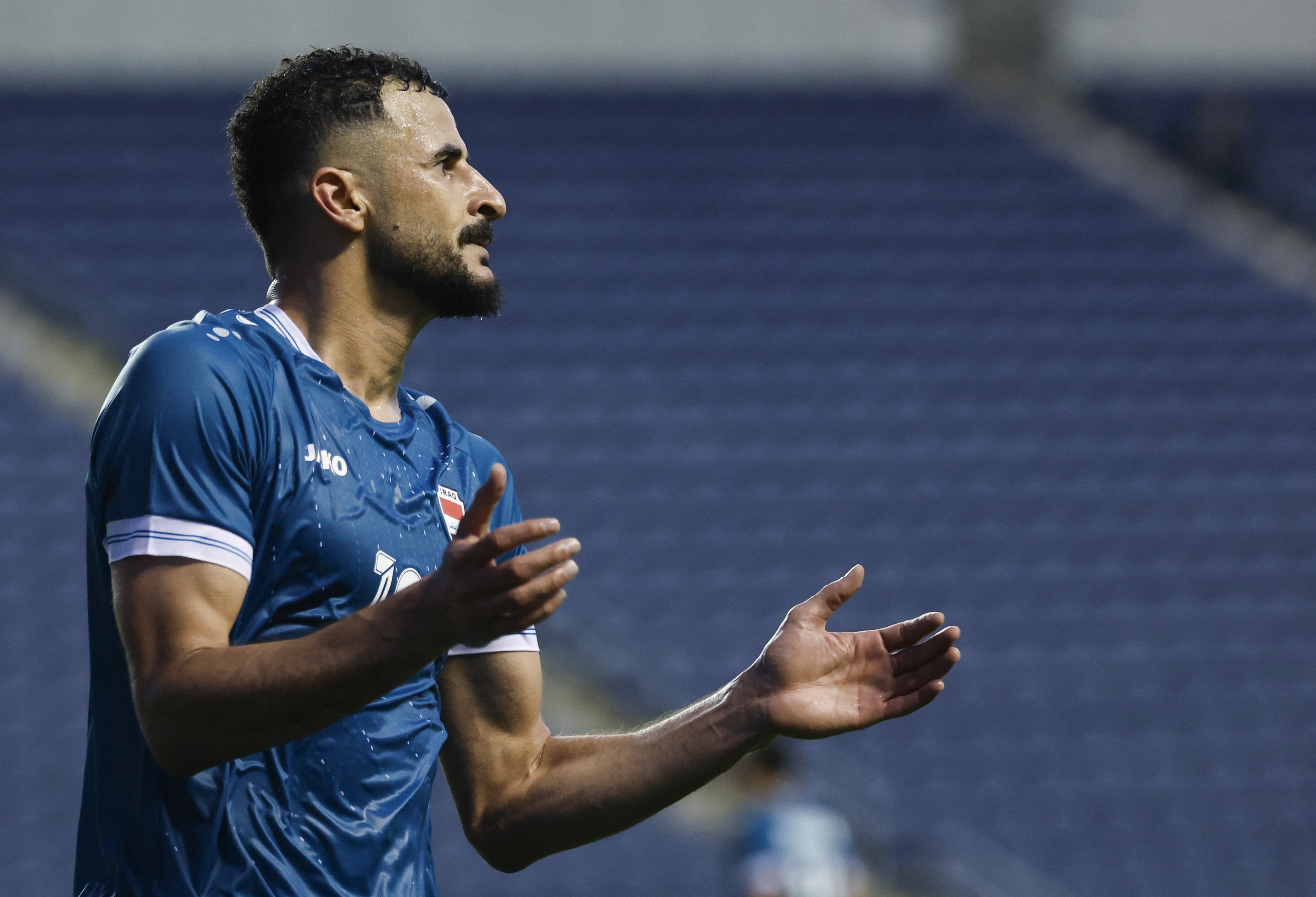 Pai morto, irmão desaparecido e casa destruída: a jornada de Aymen Hussein até a Copa