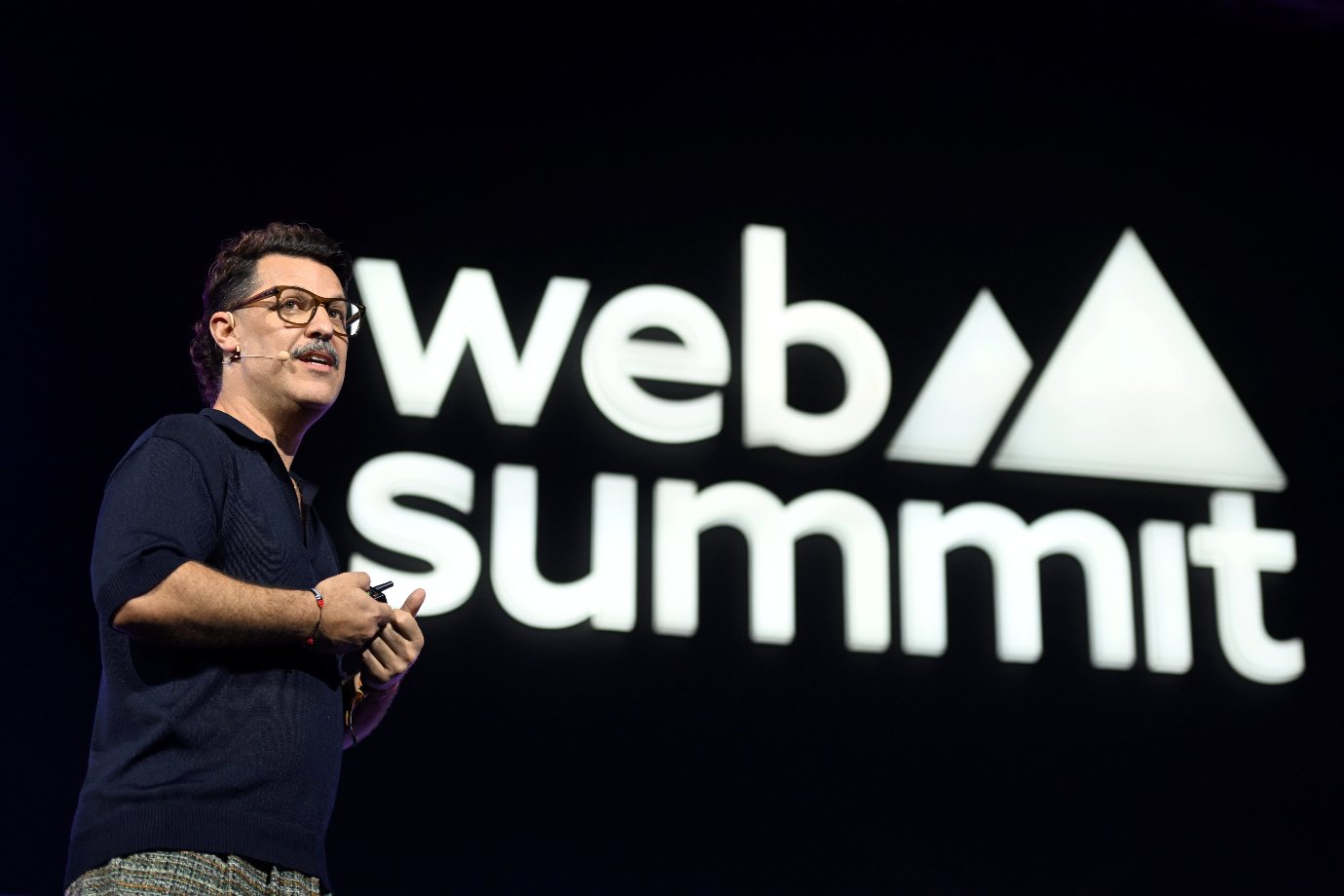 Comunidades, influência e Messi: a estratégia de conexão da OpenAI com o público
