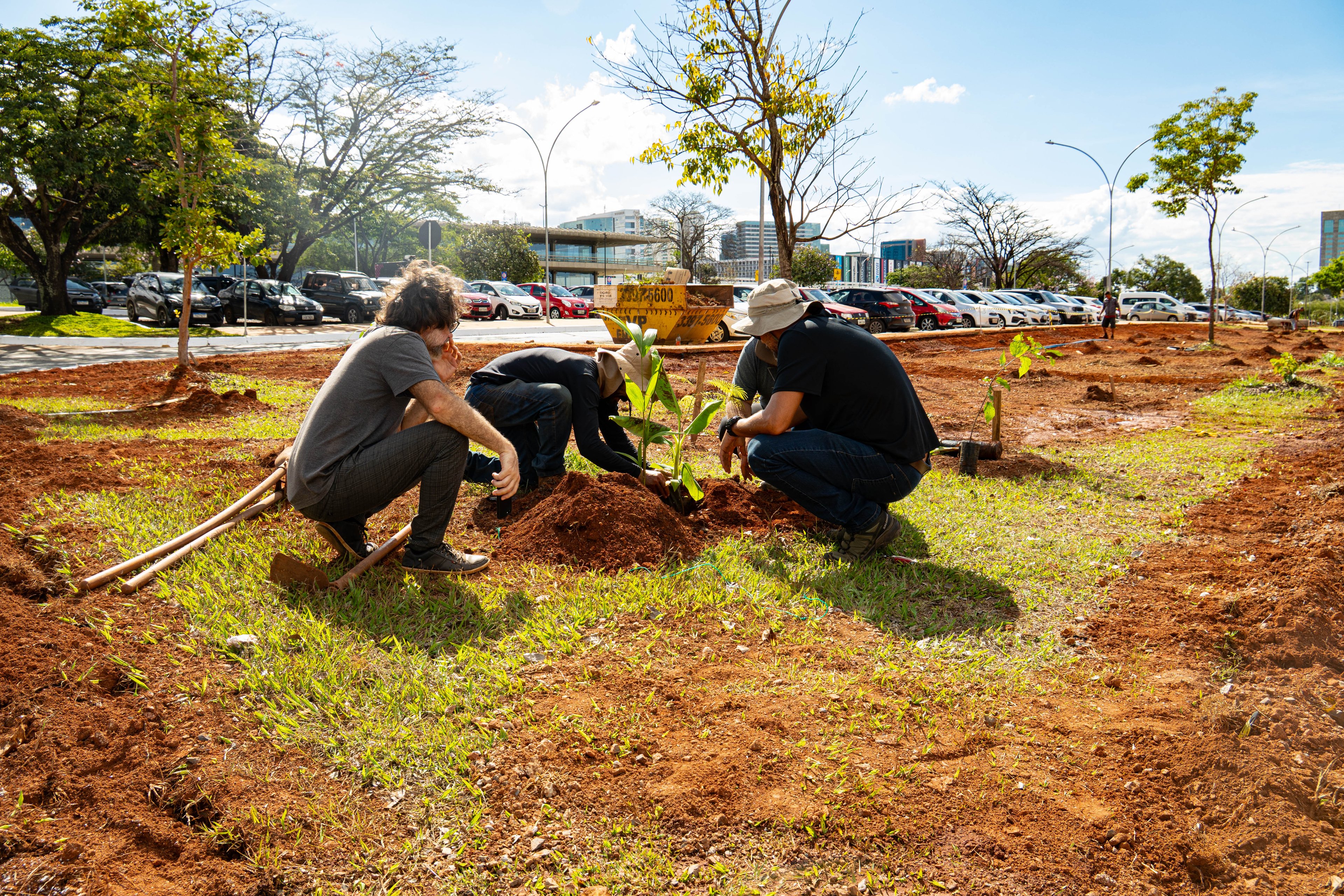 SESI Lab inaugura projeto de agroecologia urbana com apoio de Bayer e TikTok