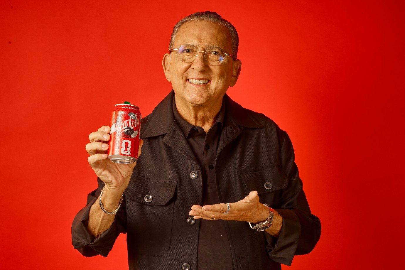 Exclusivo: com Galvão Bueno e latas colecionáveis, Coca-Cola reforça apostas na Copa do Mundo