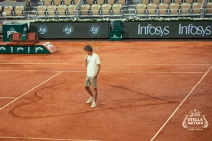 Imagem icônica: coração de Guga volta a pulsar em Roland Garros