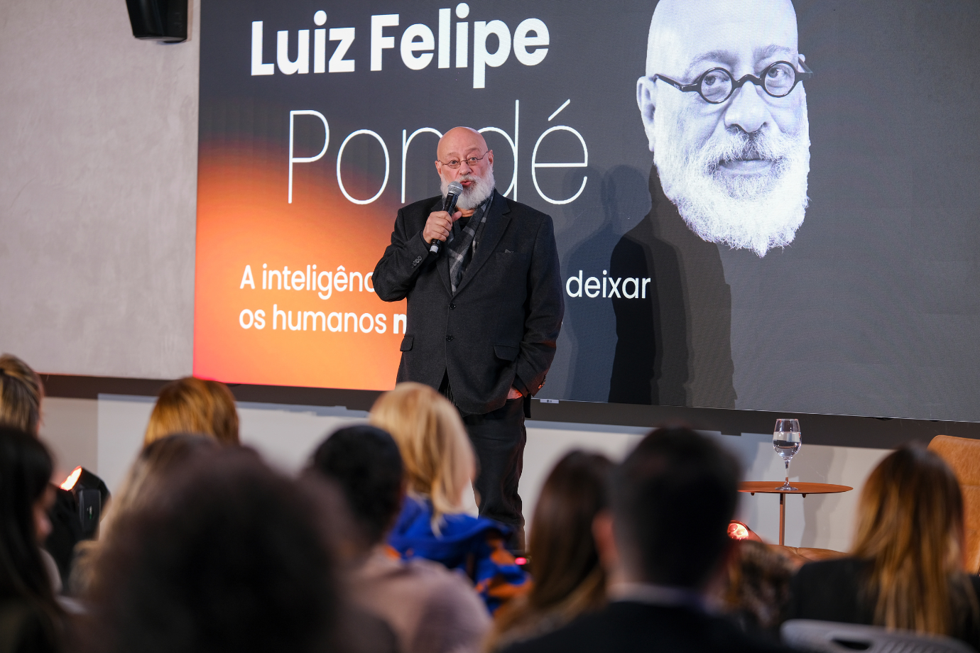 Pondé questiona se a IA tornará os humanos mais felizes