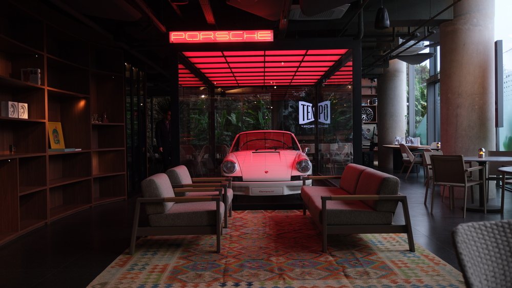 Visitamos o primeiro restaurante assinado pela Porsche no Brasil