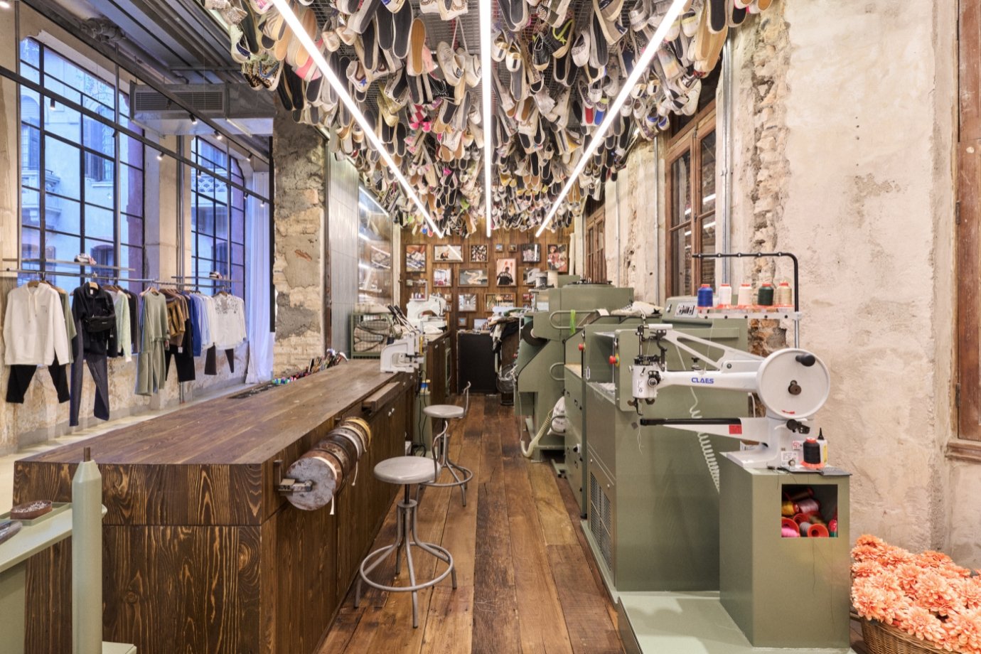 Golden Goose inaugura loja com espaço de personalização no Brasil