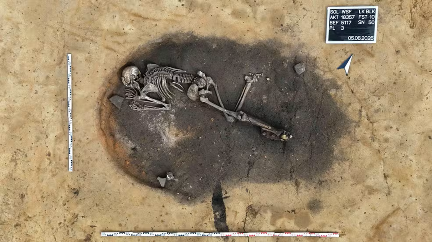 Homem enterrado em forno de 4,5 mil anos intriga arqueólogos na Alemanha