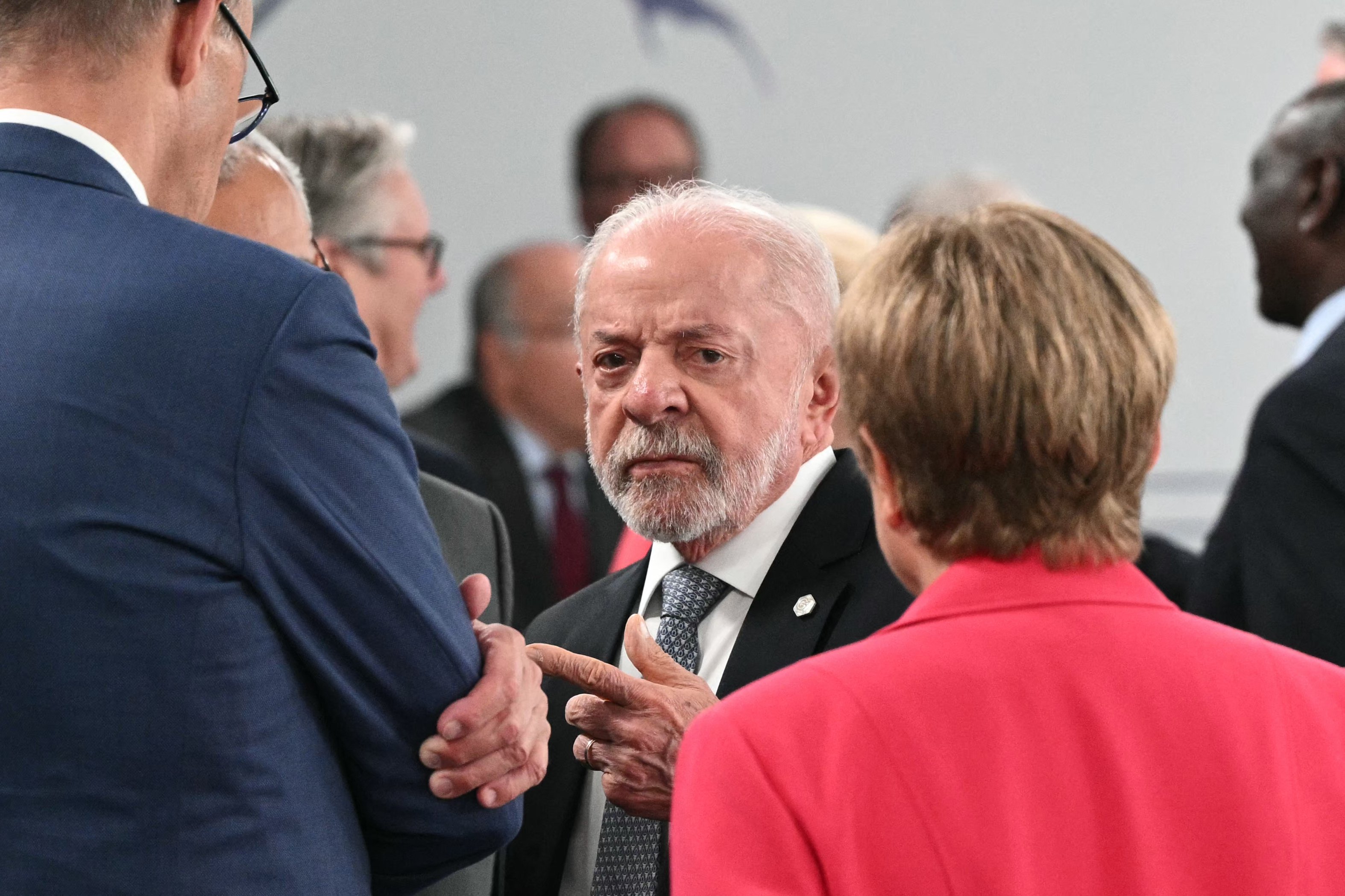 'O mundo não é de esquerda', diz Lula em cúpula do G7