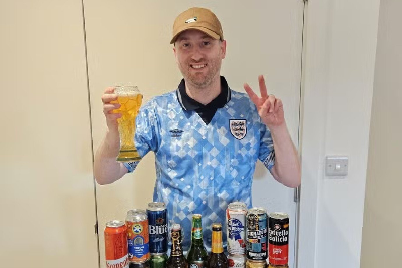Torcedor britânico reúne uma cerveja de cada país da Copa do Mundo; veja a representante
