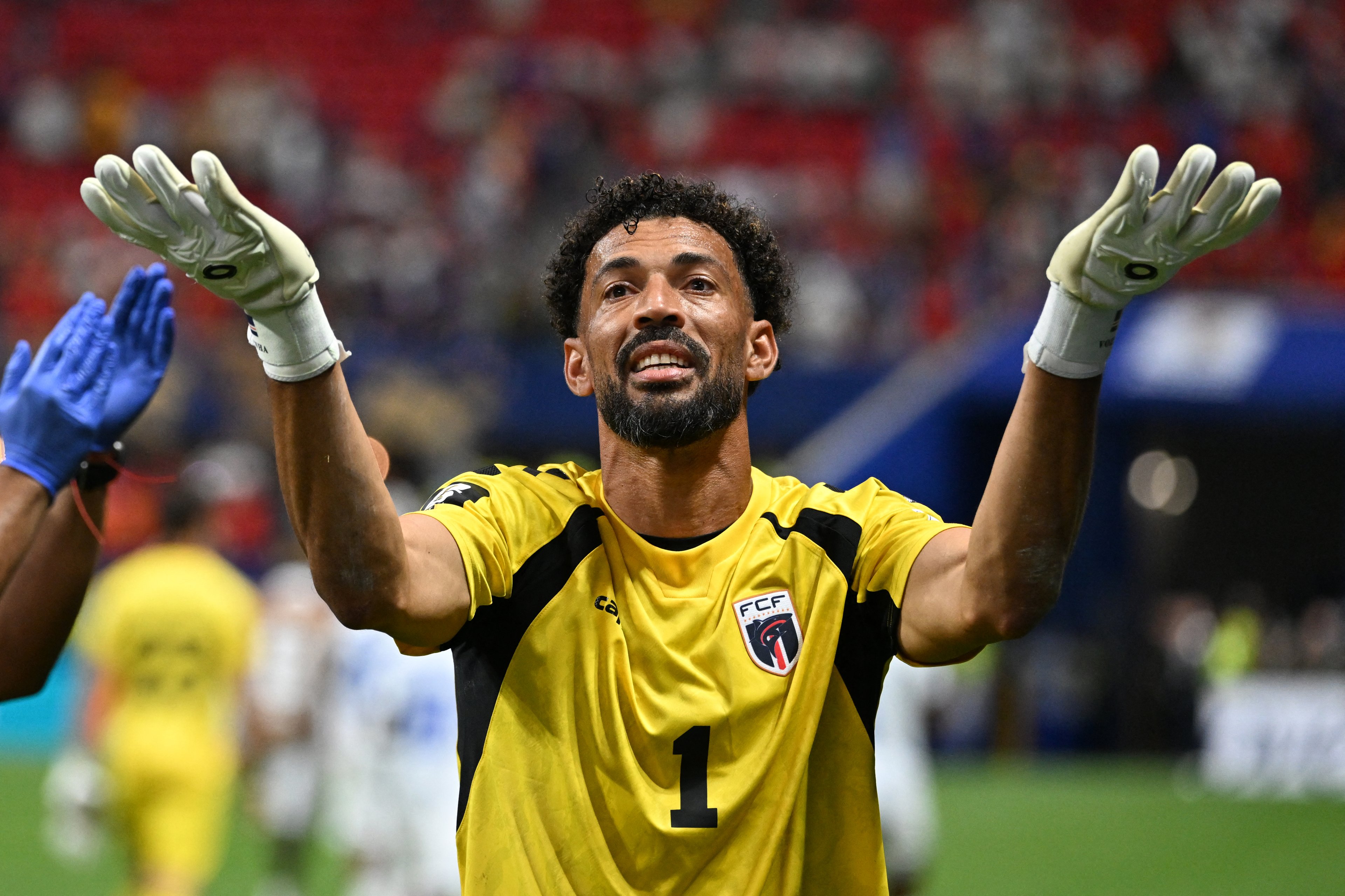 Muralhas da Copa: goleiros Vozinha, Patrick Beach e Bono brilham na primeira rodada