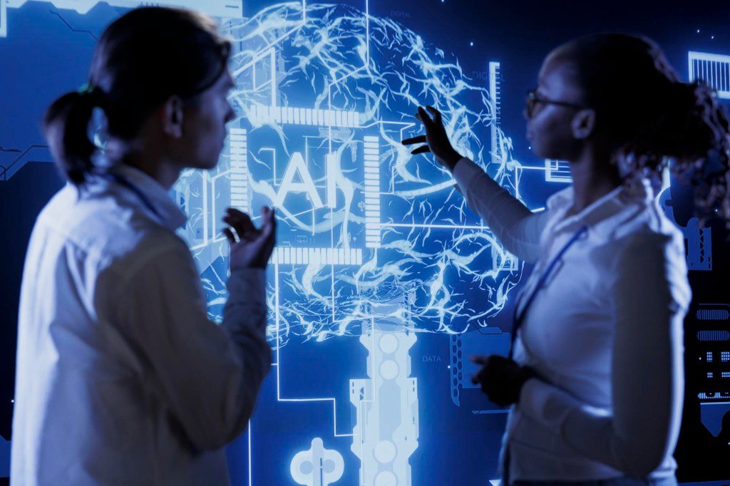 tecnicos-qualificados-discutem-maneiras-de-usar-a-computacao-cognitiva-de-ia