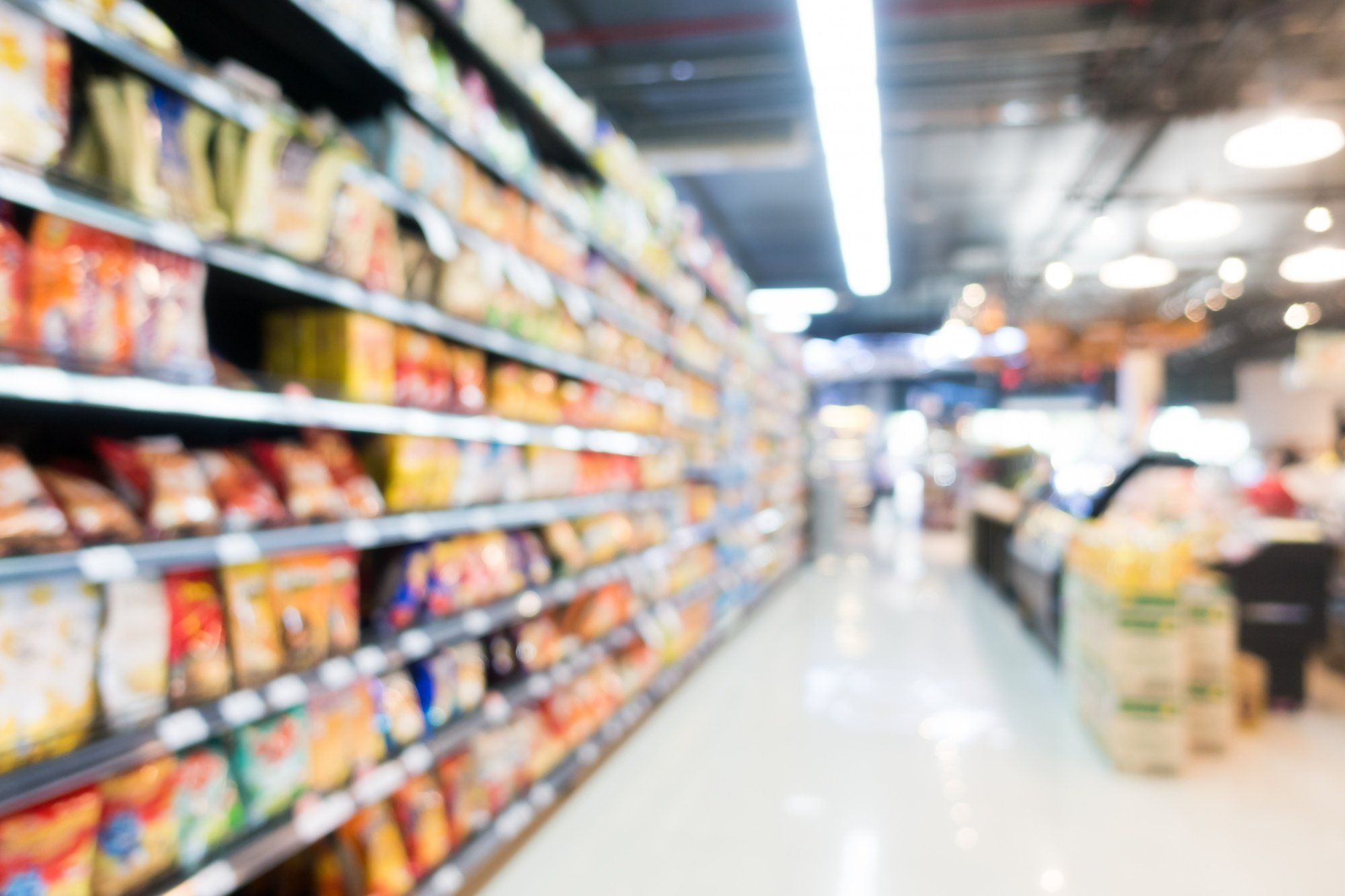 Brasileiro gasta 42% mais em supermercado para conseguir 'selinho"