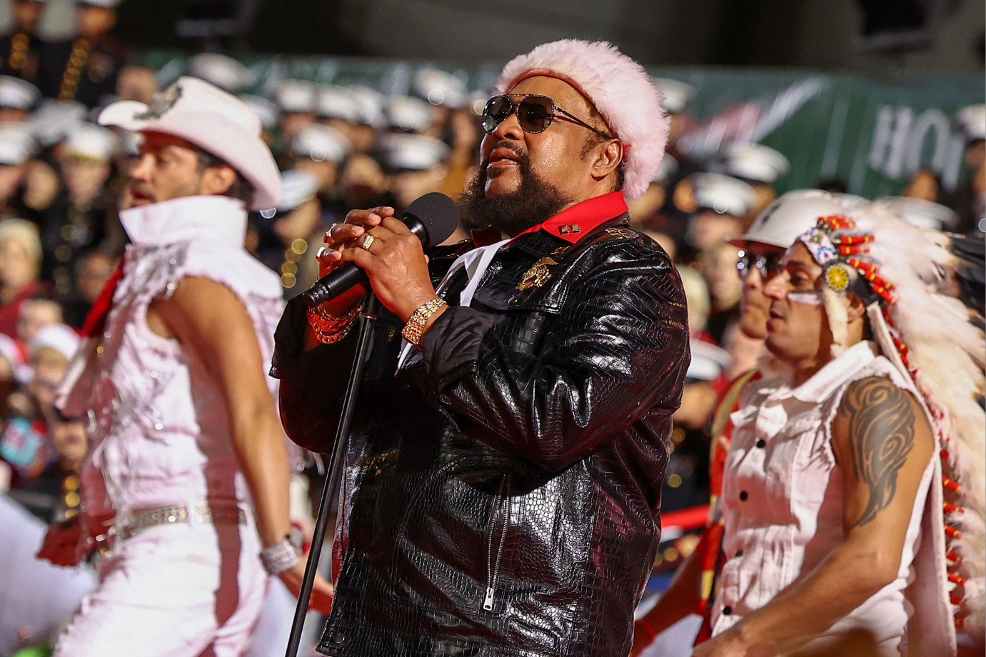 Victor Willis, fundador e vocalista do Village People, morre aos 74 anos; relembre os hits da banda