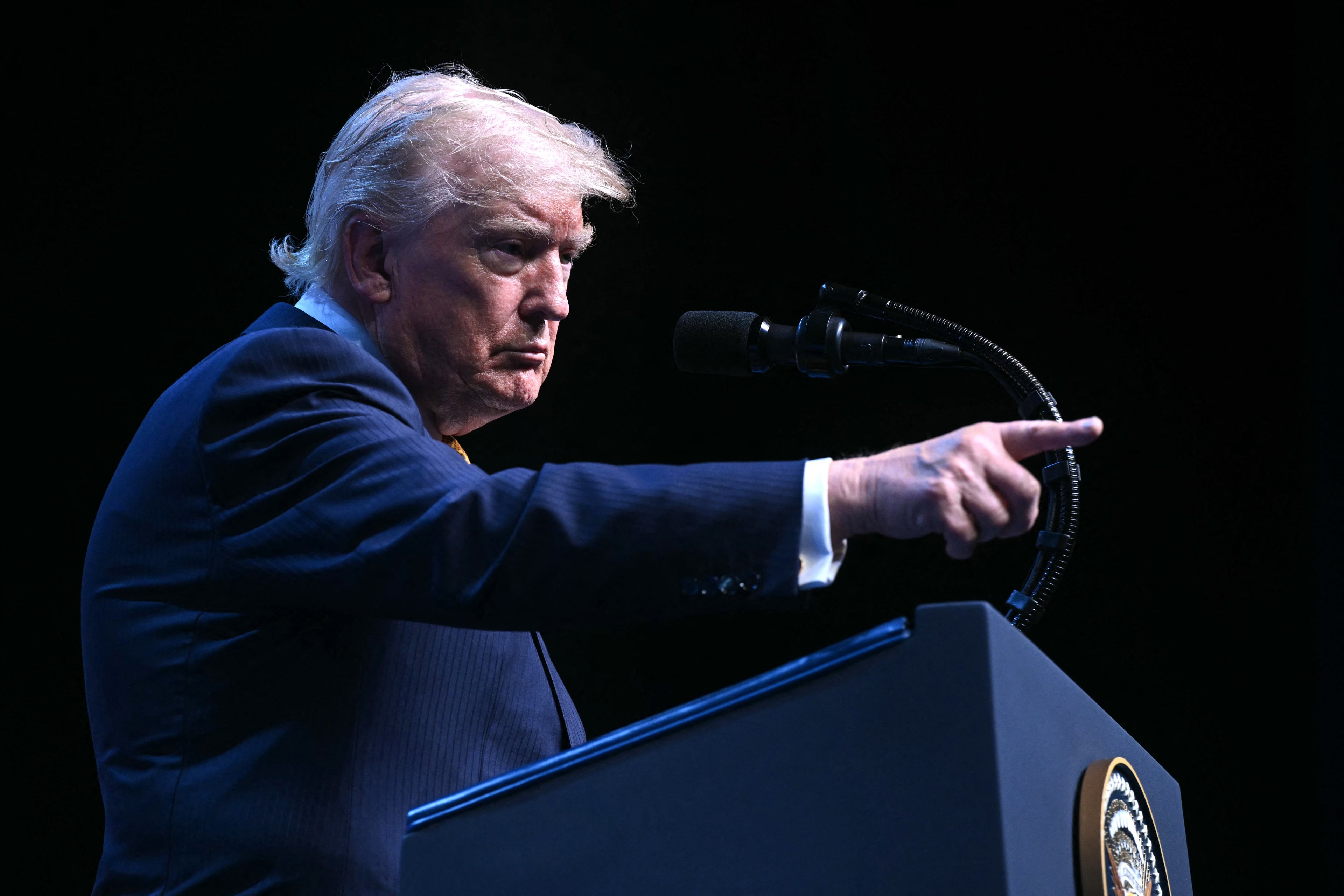 Trump diz que os EUA vão atacar o Irã com força nesta semana: 'não há nada que possam fazer'