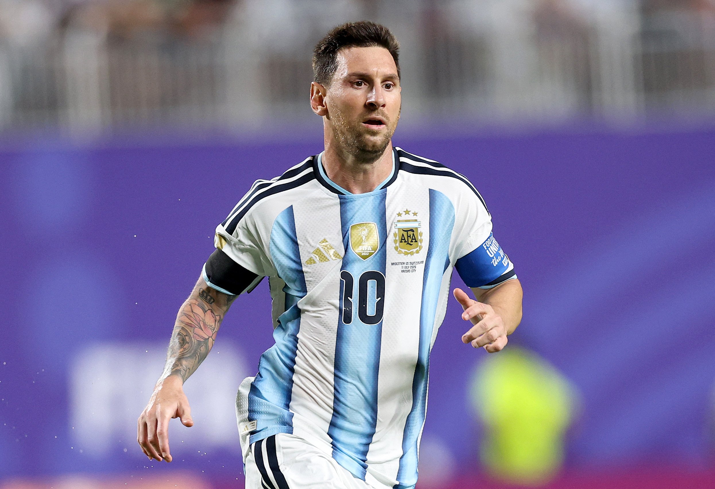 Messi chora vice: fortuna do craque supera PIB de países