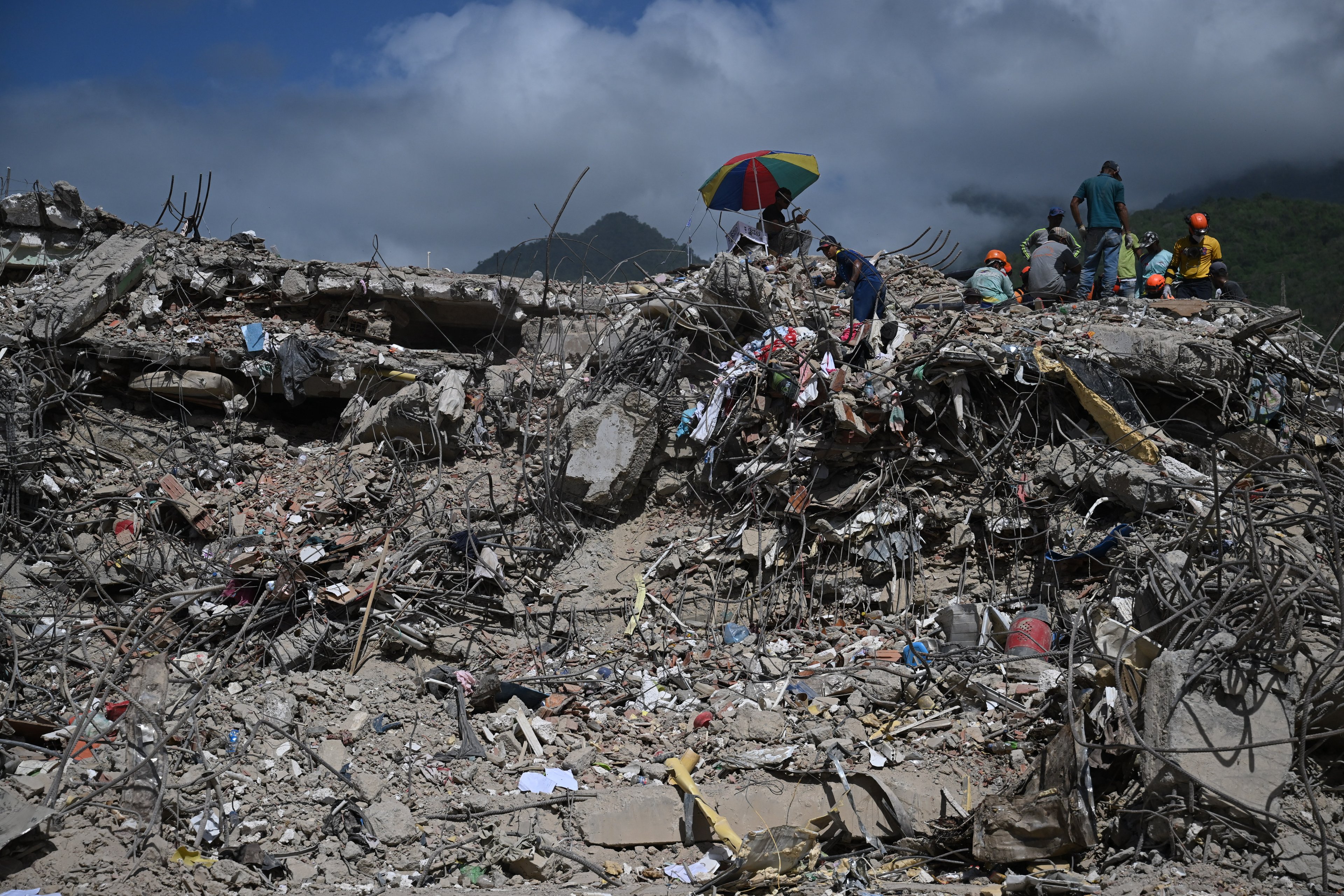 Venezuela precisará de US$ 37 bilhões para se reconstruir, e busca recursos
