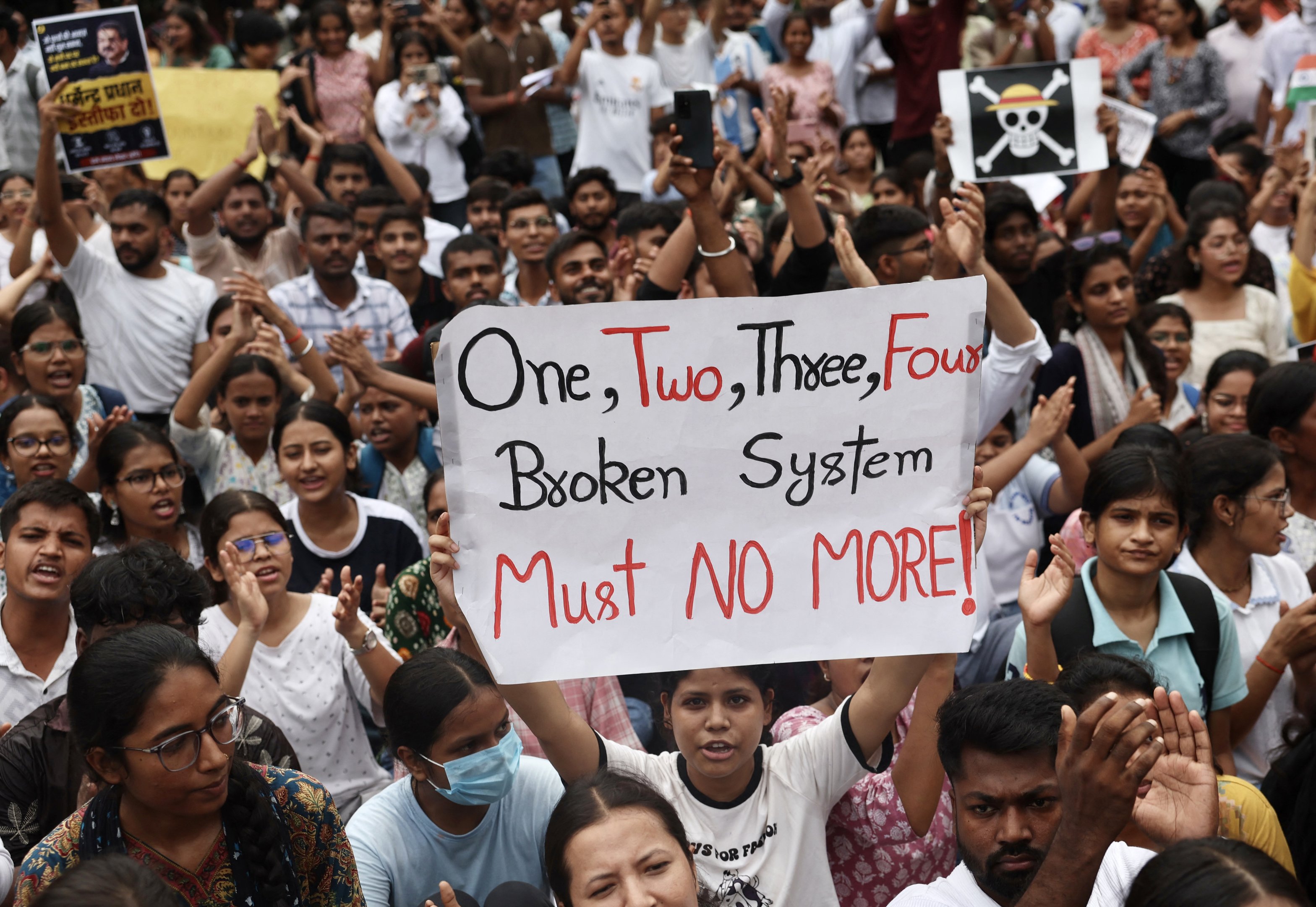 Marcha das baratas: o protesto que juntou milhares de indianos pela educação