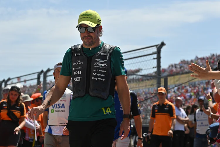 Fernando Alonso: o piloto espanhol completou 45 anos (Andrej ISAKOVIC / AFP)
