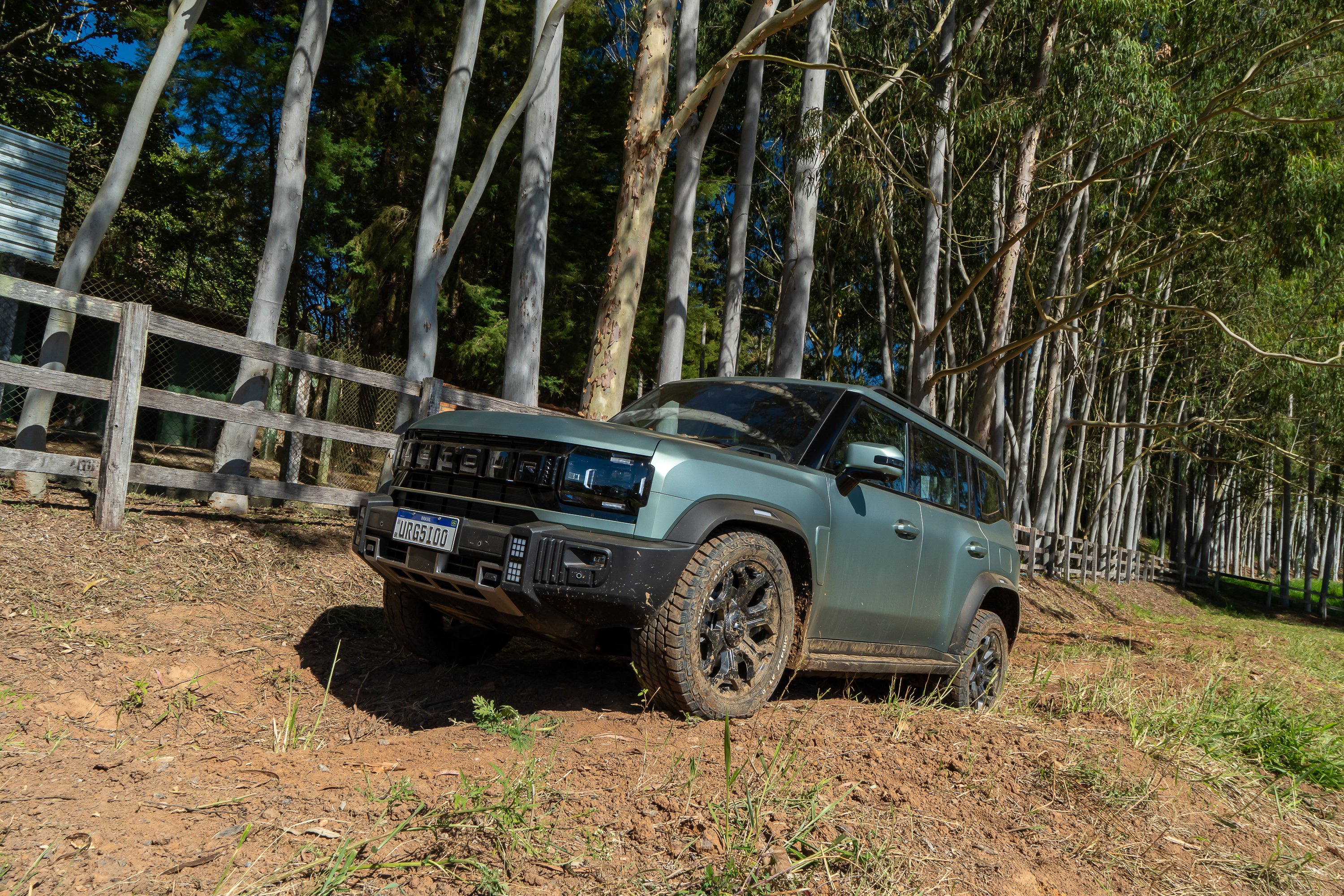 Jetour T2 4x4 entrega valentia no off-road e ótimo espaço interno