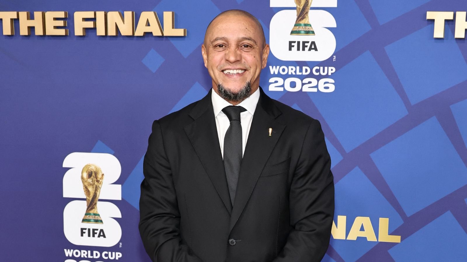 Roberto Carlos revela que perdeu 99% do dinheiro após golpes de empresários e problemas familiares
