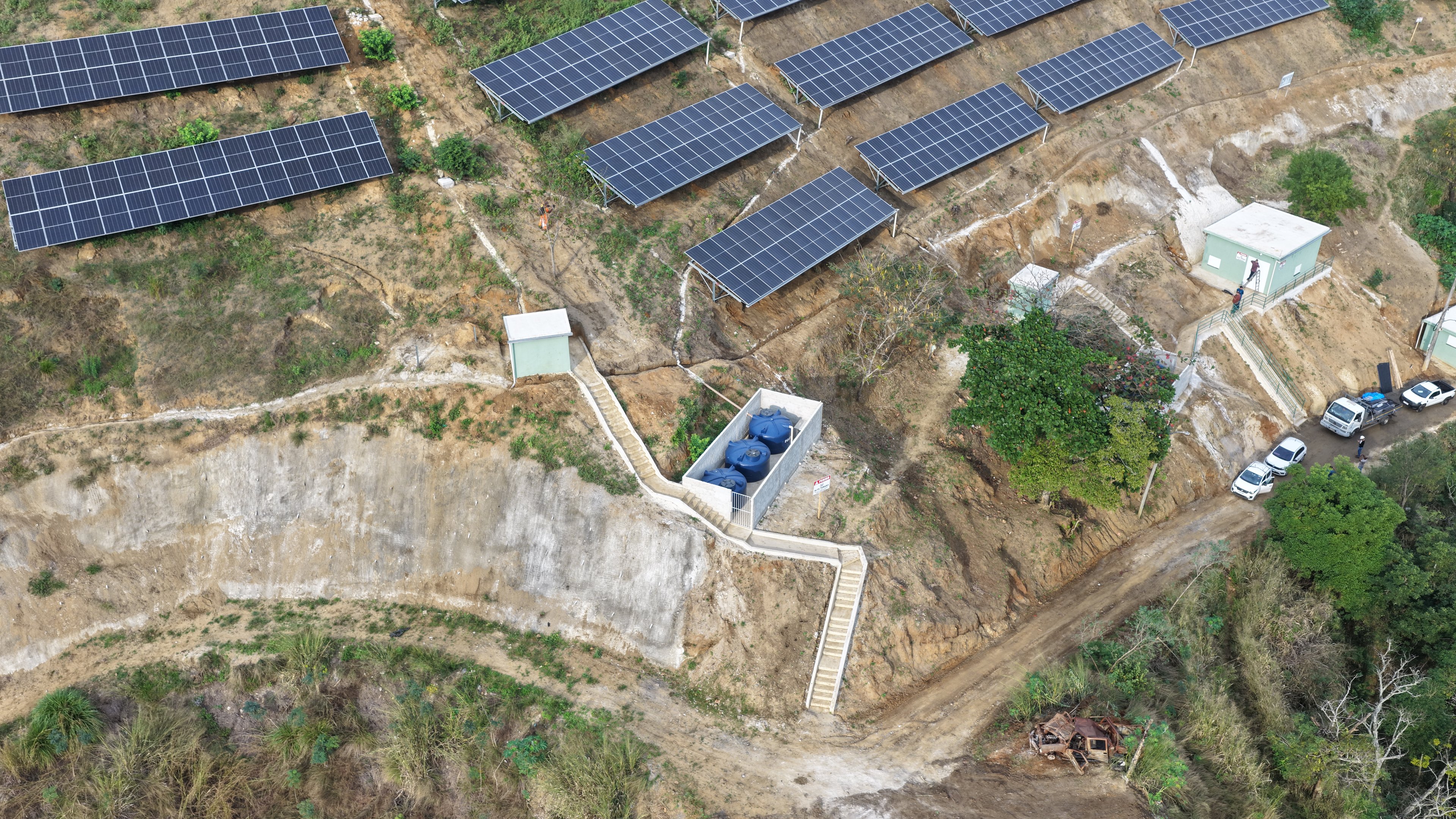 Primeira usina solar instalada em uma comunidade entra em operação em Niterói