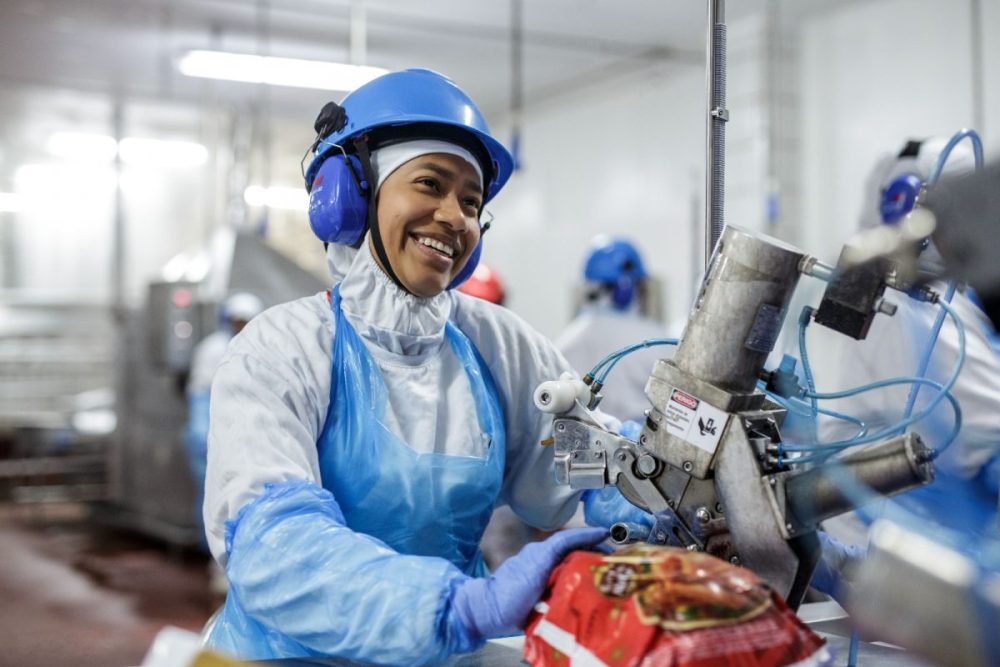 MBRF cresce 10% e mostra como escala virou vantagem no mercado de proteínas