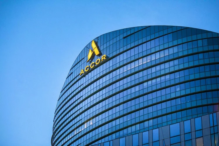 Accor: rede envolve proprietários, fornecedores e hóspedes para transformar compromissos ambientais em práticas operacionais