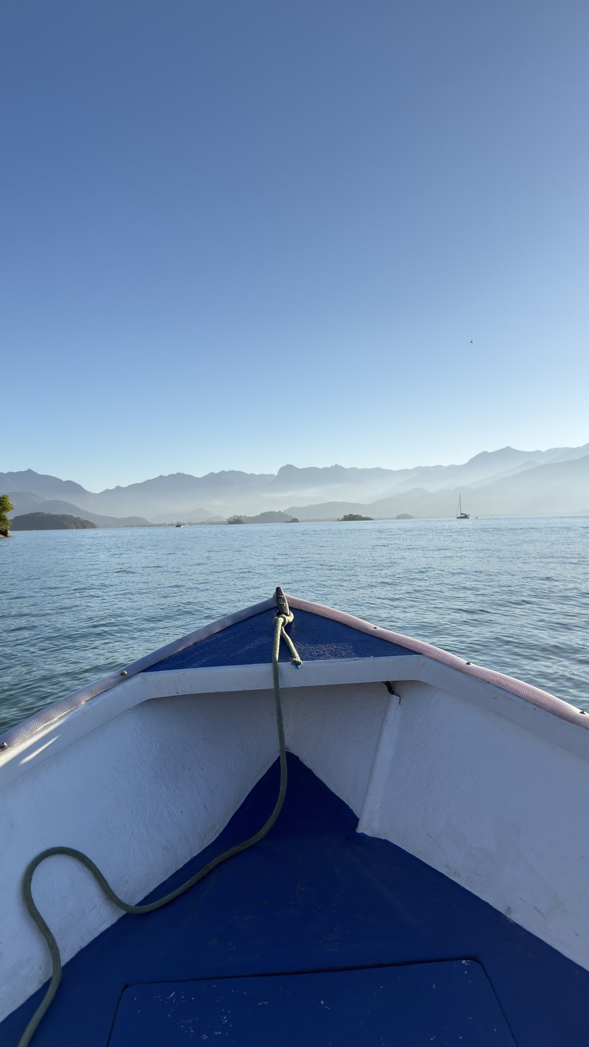 Caminho de barco para a casa de veraneio da Vila Bom Jardim 