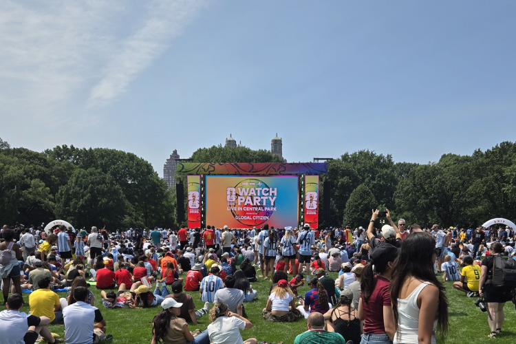 Central Park reúne 50 mil torcedores para assistir à final da Copa entre Argentina e Espanha