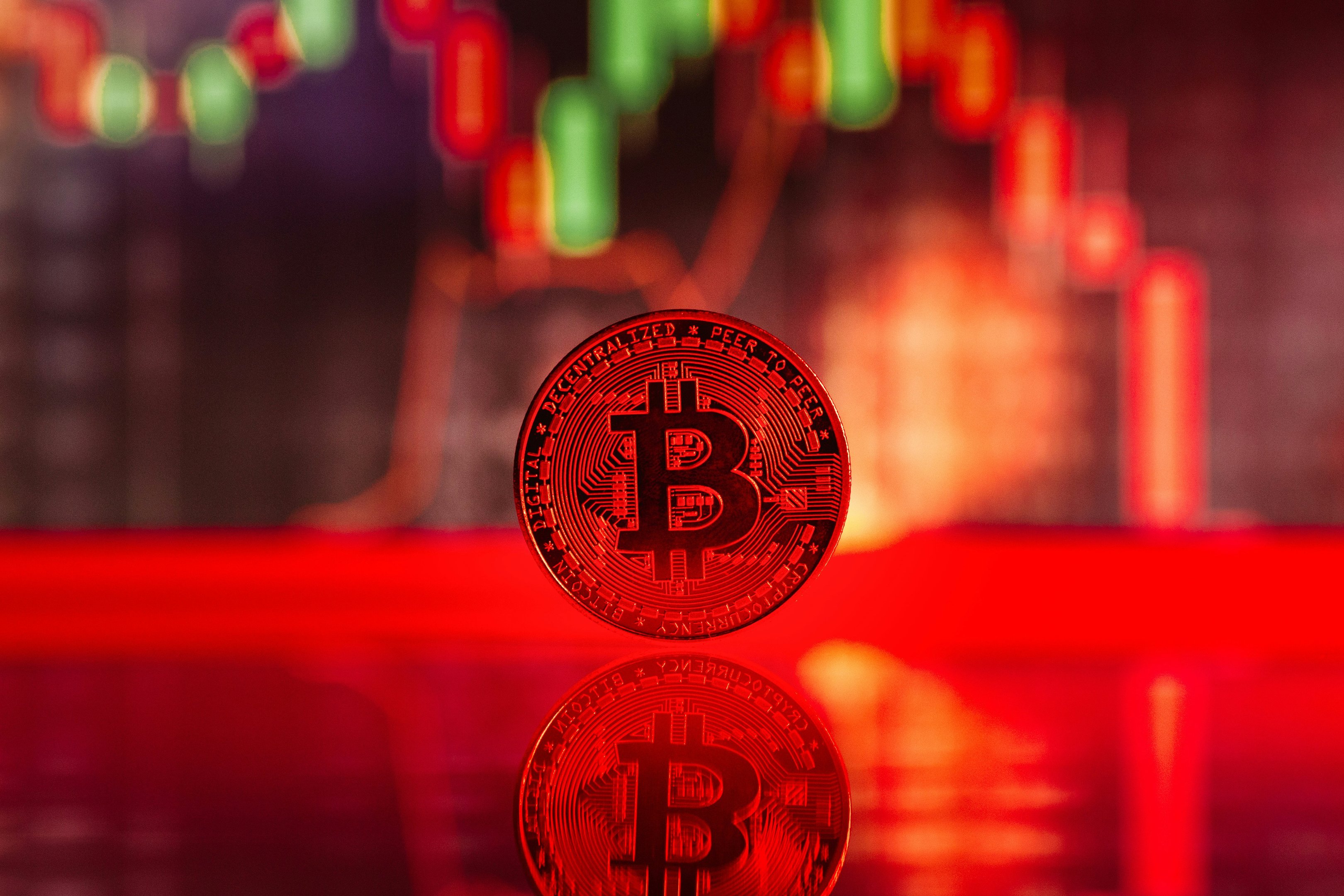Bitcoin cai, acumula perdas de 3,4% em 7 dias e mira os US$ 60 mil