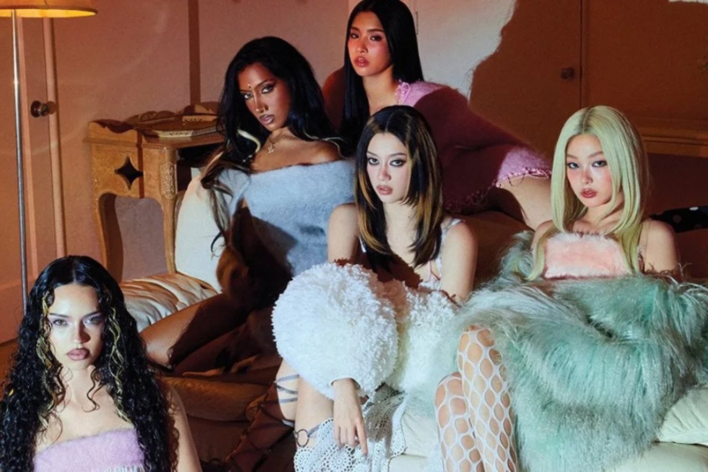 KATSEYE conquista primeira liderança da Billboard 200 com EP 'WILD'