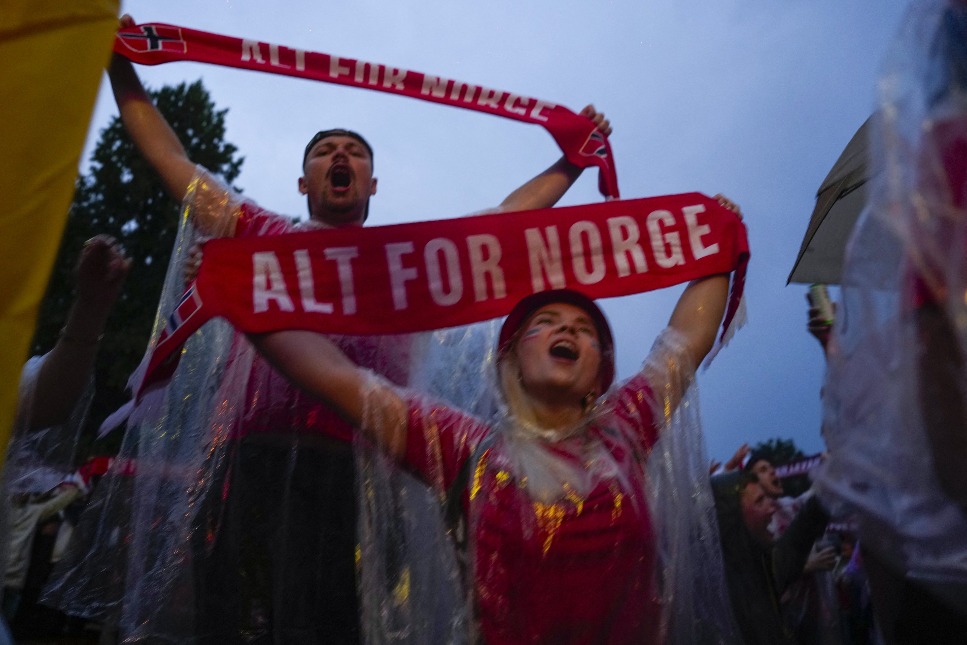 Noruega transforma eliminação na Copa em festa com mais de 100 mil pessoas; veja fotos