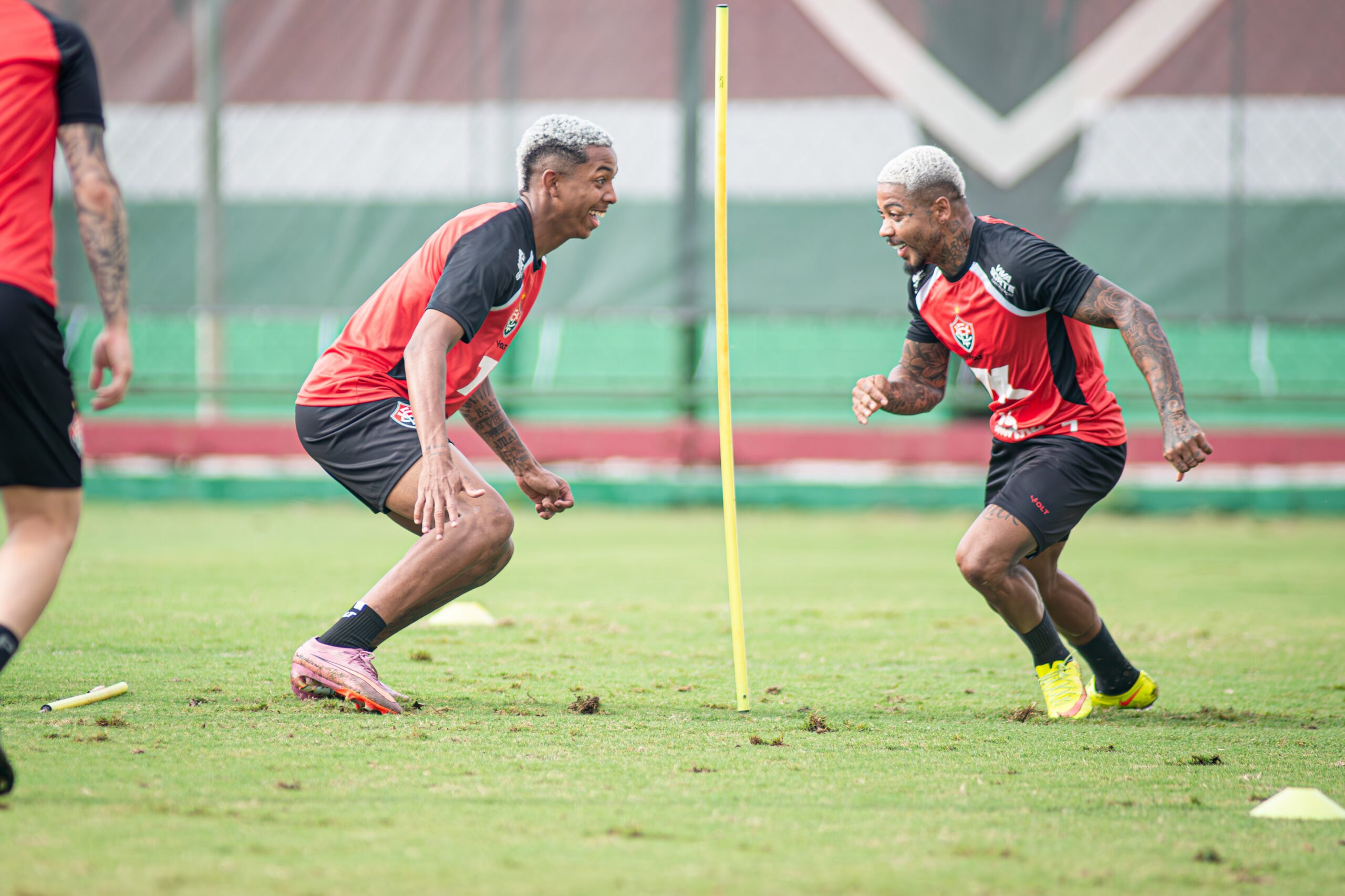 Remo x Vitória: onde assistir e horário do jogo do Brasileirão hoje