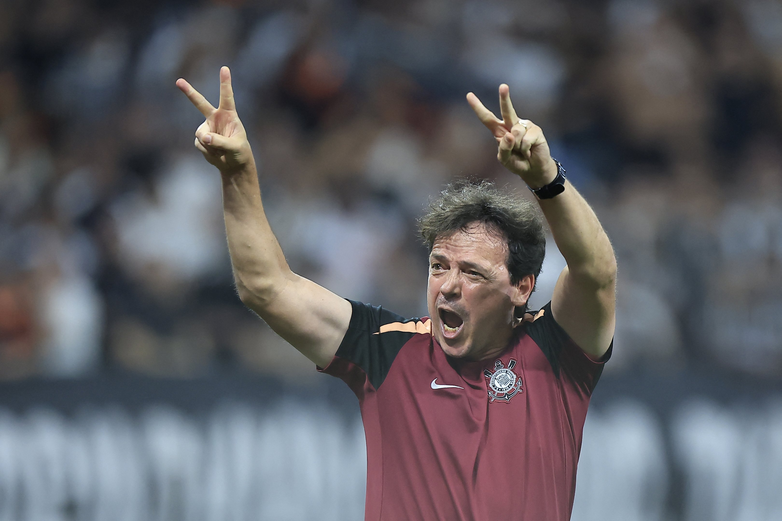 Estudiantes x Corinthians: onde assistir, escalações e horário