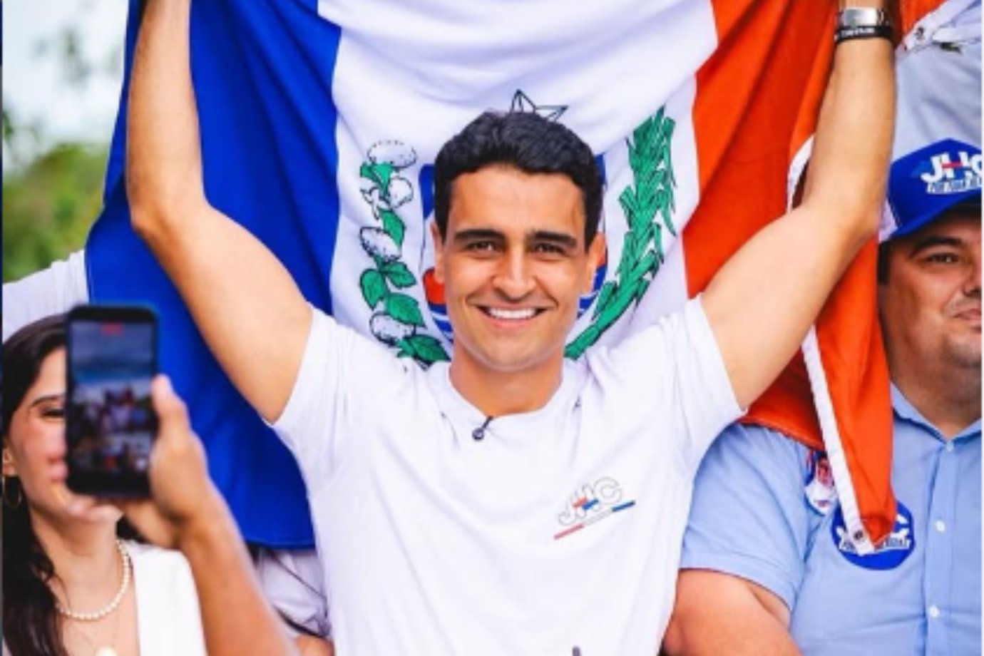Justiça bloqueia bens de JHC, candidato ao governo de Alagoas, por dívida com publicitário