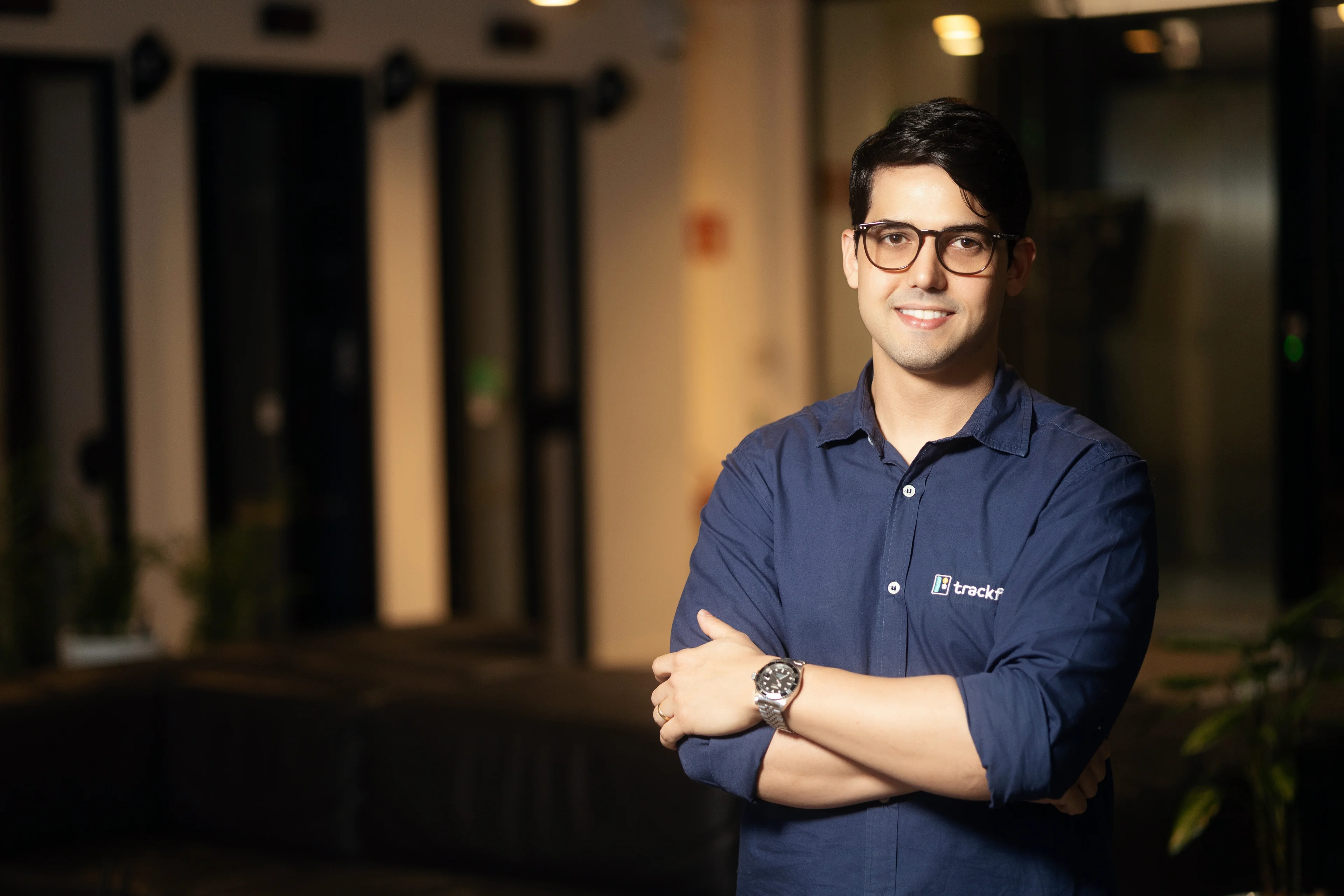Trackfy WakeCap compra startup de Singapura para conectar IA ao planejamento de grandes obras