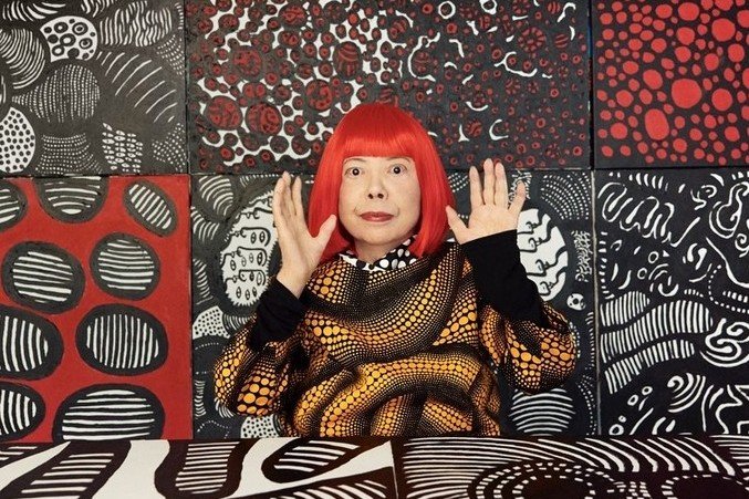 As duas coleções que uniram Yayoi Kusama e a Louis Vuitton