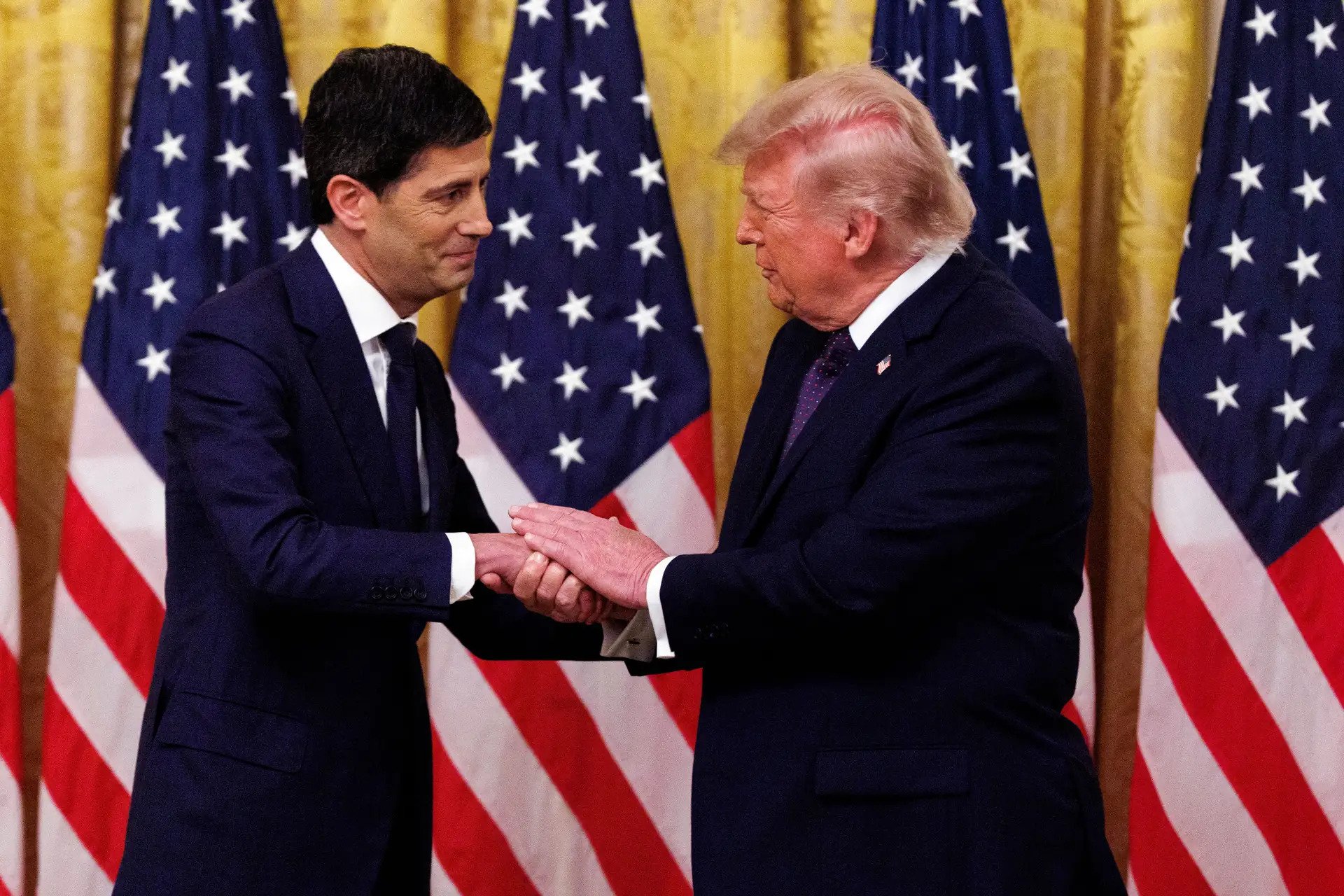 Atualização: Warsh diz que eleições nos EUA não influenciaram decisão de juros e evita citar Trump